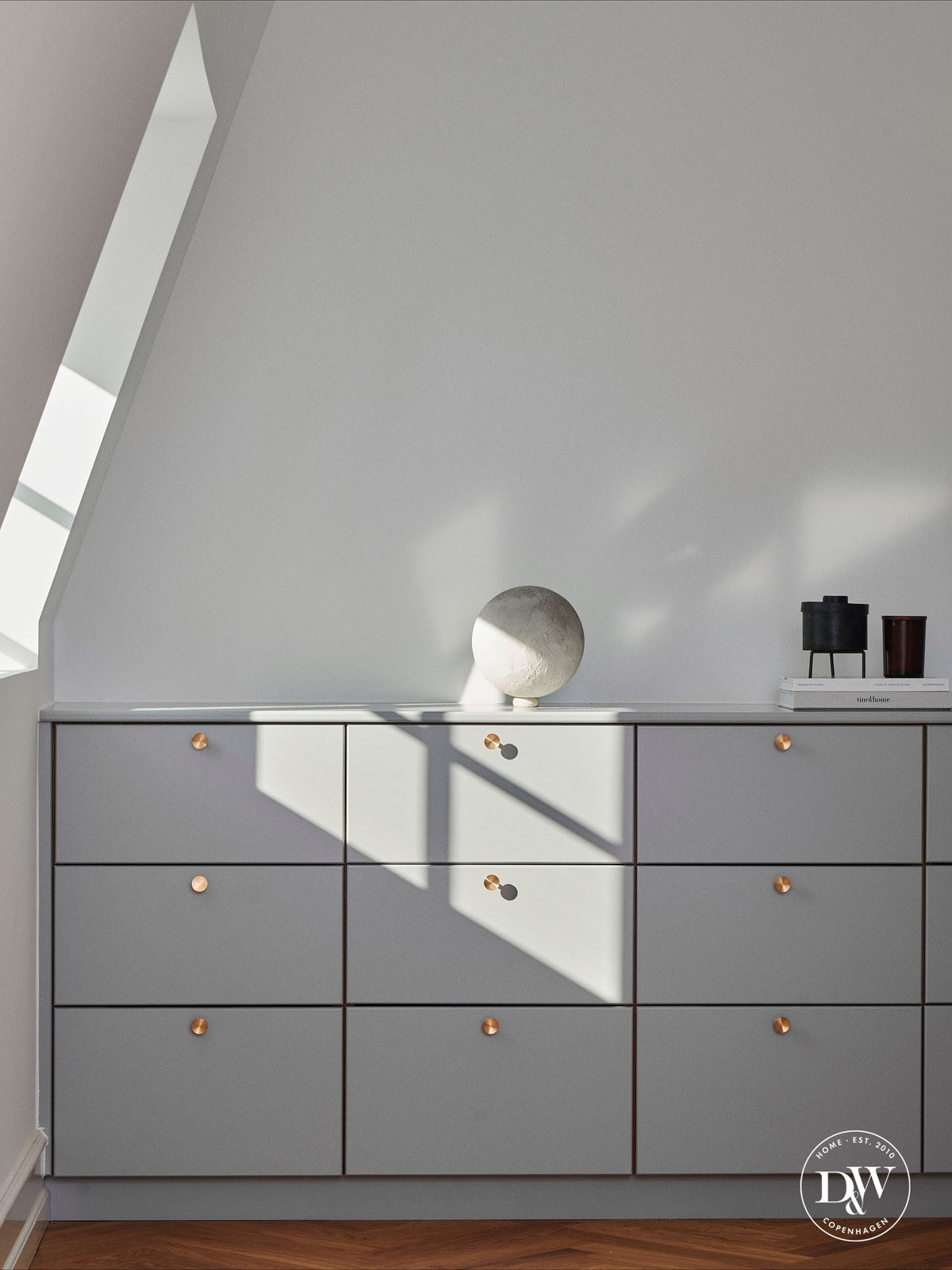 Deep møbelknop, massiv børset messing med lak • KYNER & Co - Copenhagenhomedesign
