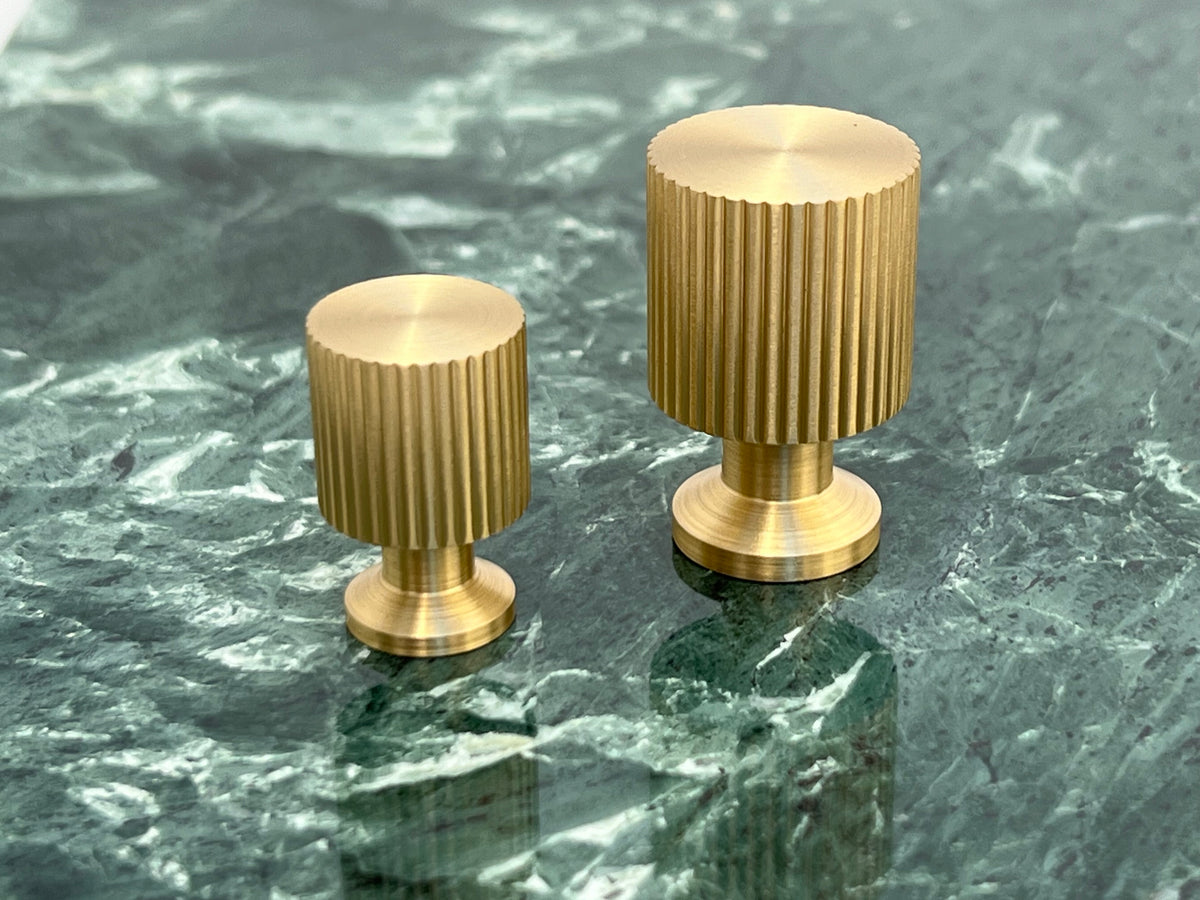 Møbelknop i børstet messing uden lak, 33 mm - Marienlund • Chr. Jørgensen - Copenhagenhomedesign