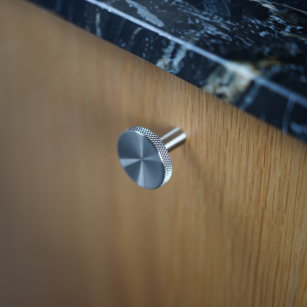 Søllerød • Möbelknopp med diamond cut, rostfritt stållook