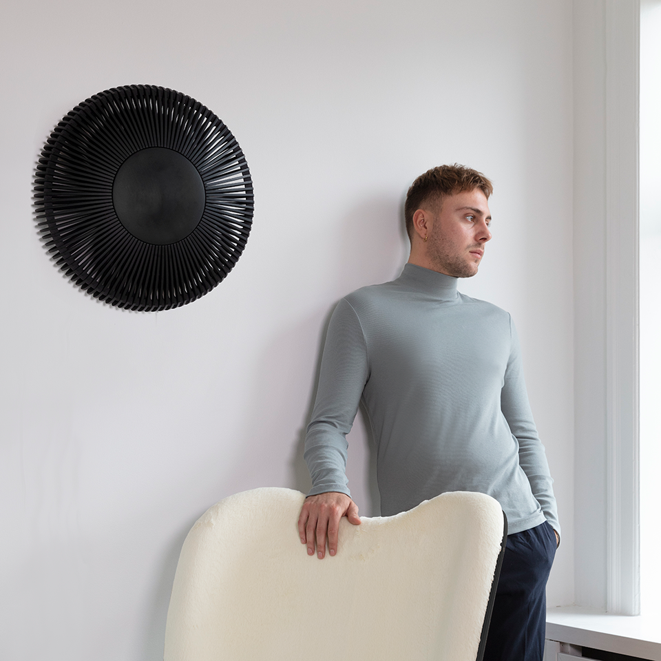 Clava Up væglampe, sort egetræ • UMAGE - Copenhagenhomedesign