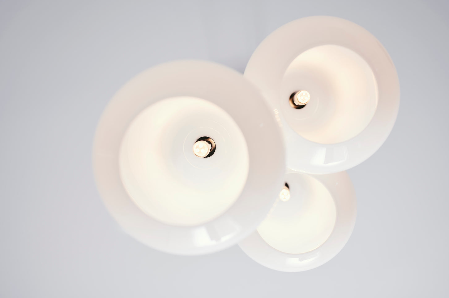 Anoli 3 pendel, nordic gold / opal • NUURA