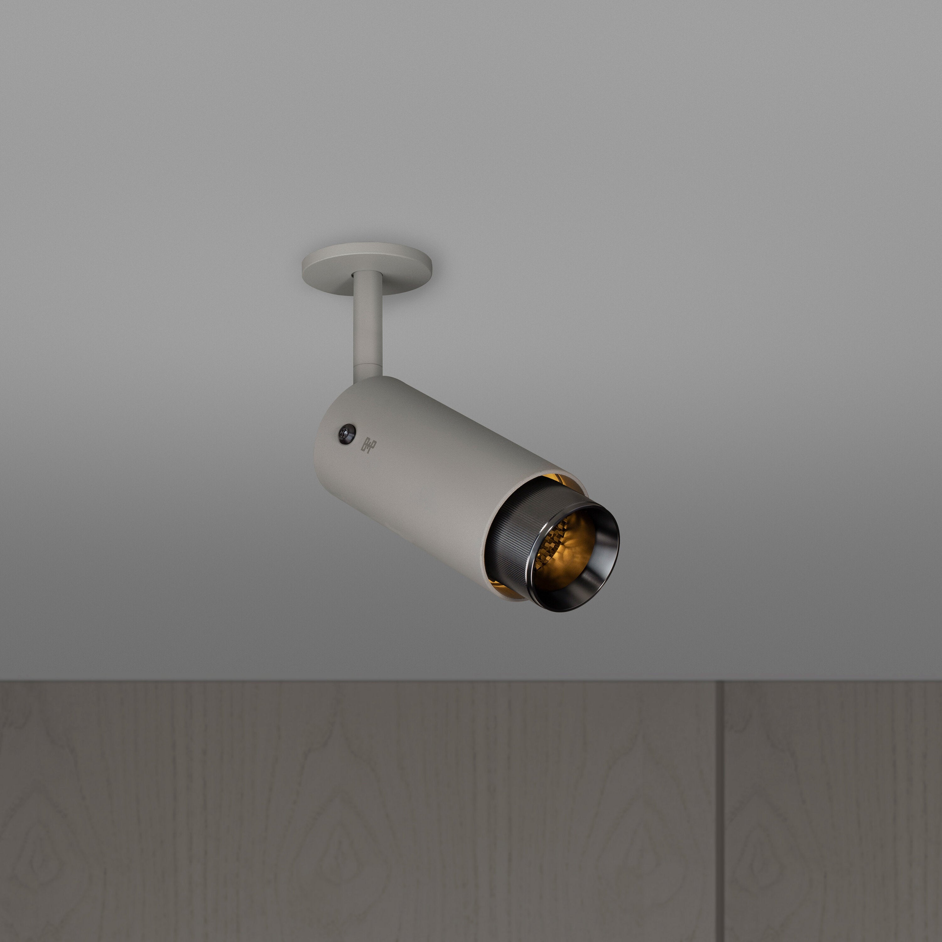 Exhaust spot i sten med detaljer i gun metal • Buster + Punch