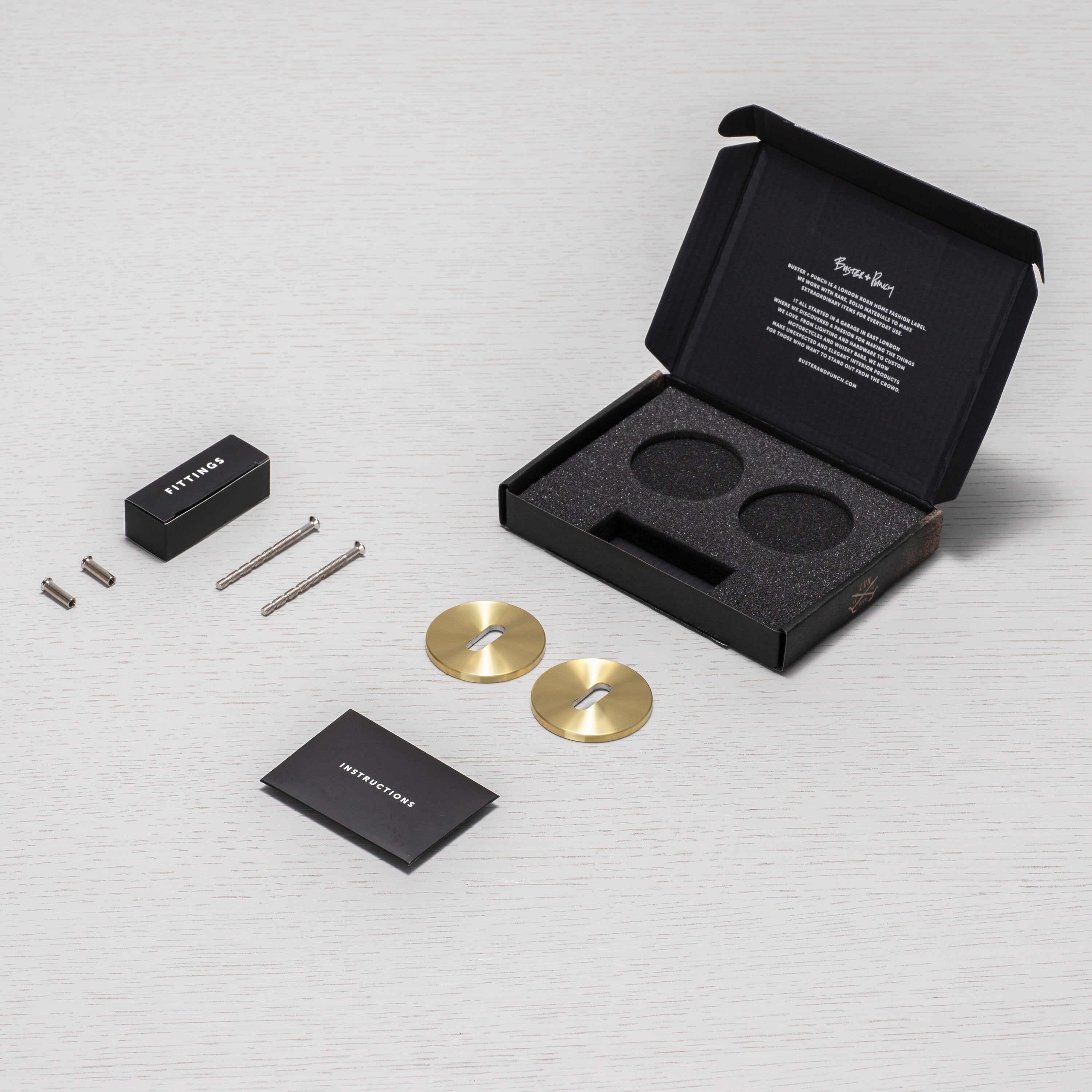 Nyckelplatta i mässing med lack – c/c 27 mm • Buster + Punch