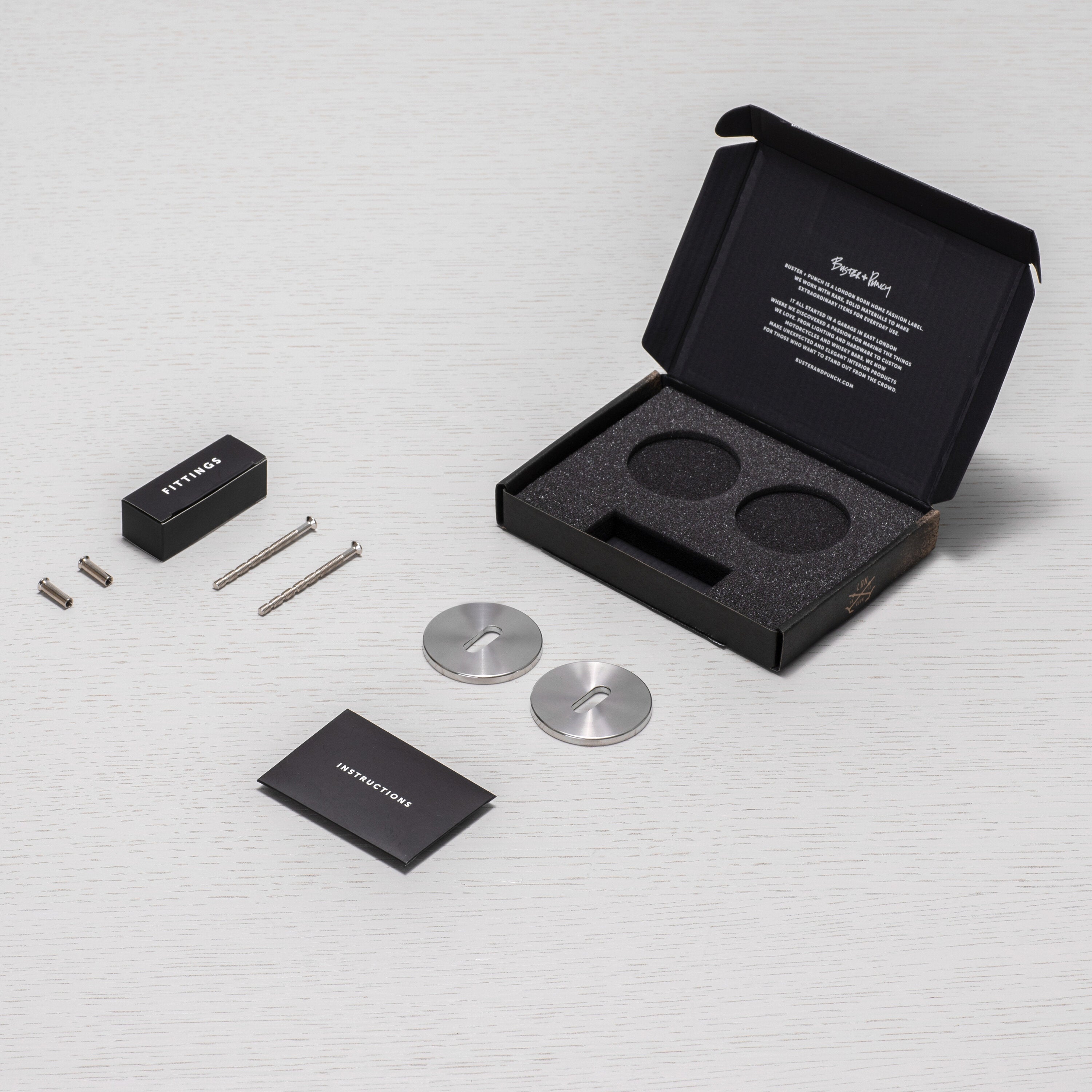 Nyckelplatta i rostfritt stål – c/c 27 mm • Buster + Punch