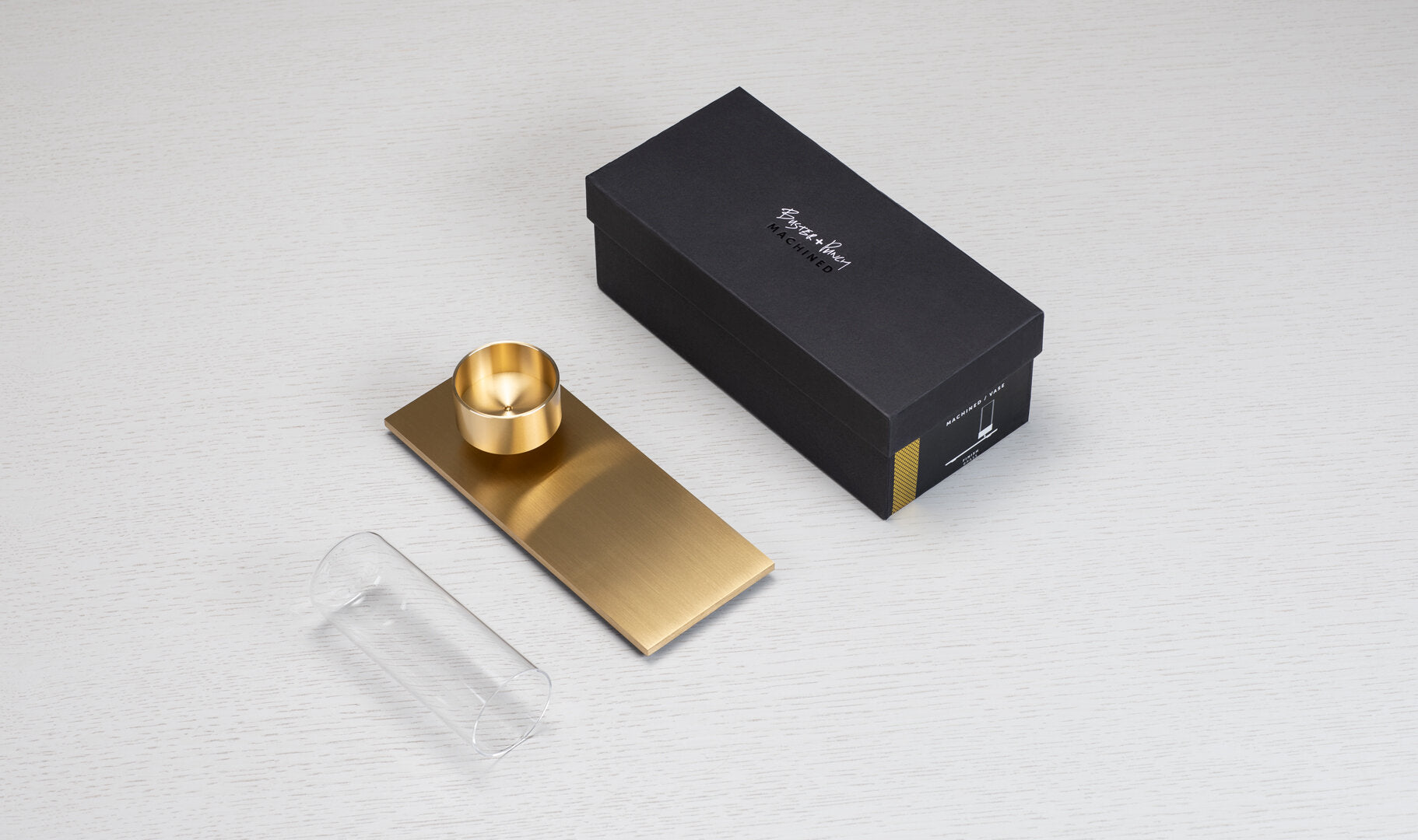 Machined vas i mässing • Buster + Punch