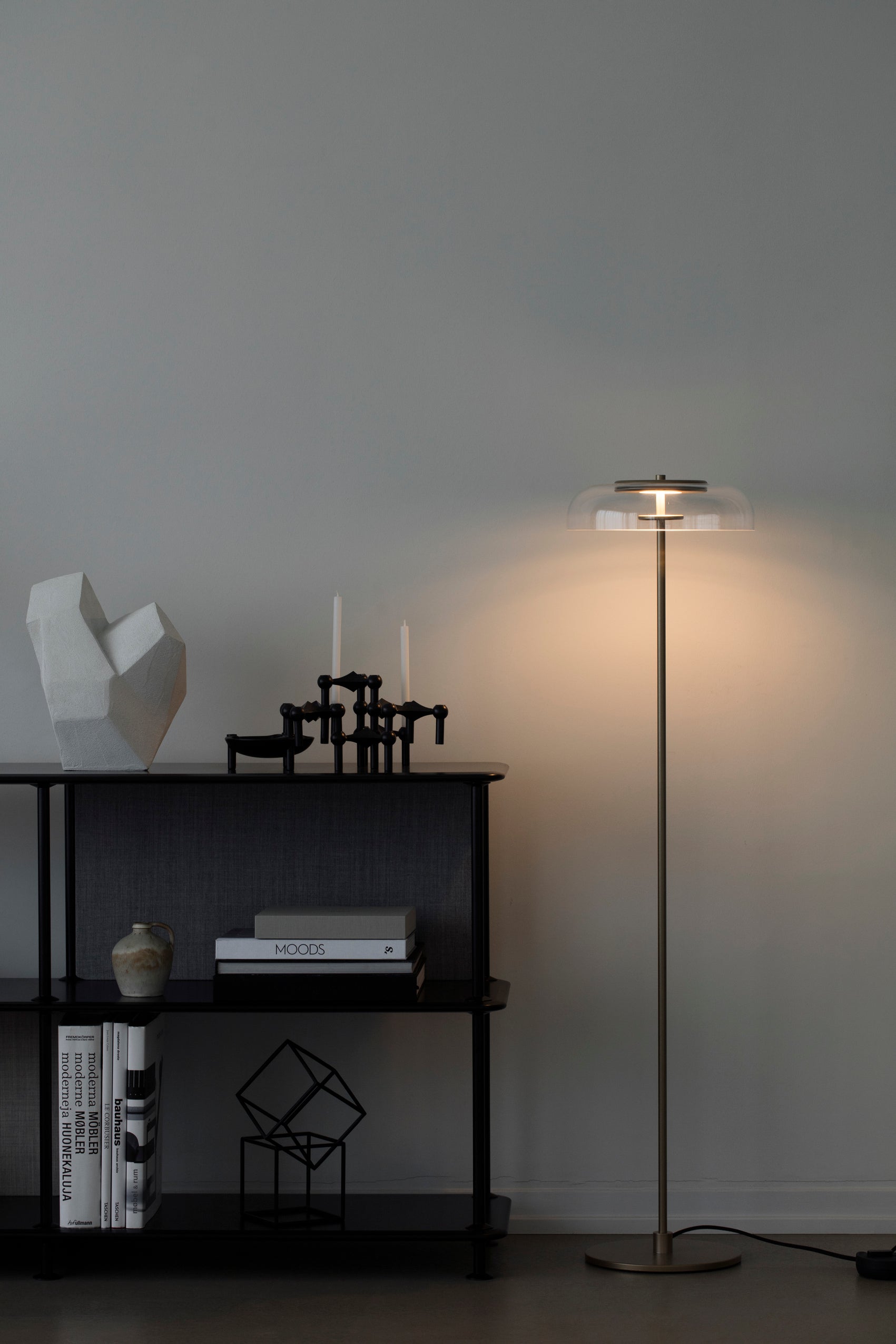 Blossi Floor golvlampa, nordic gold / clear • NUURA
