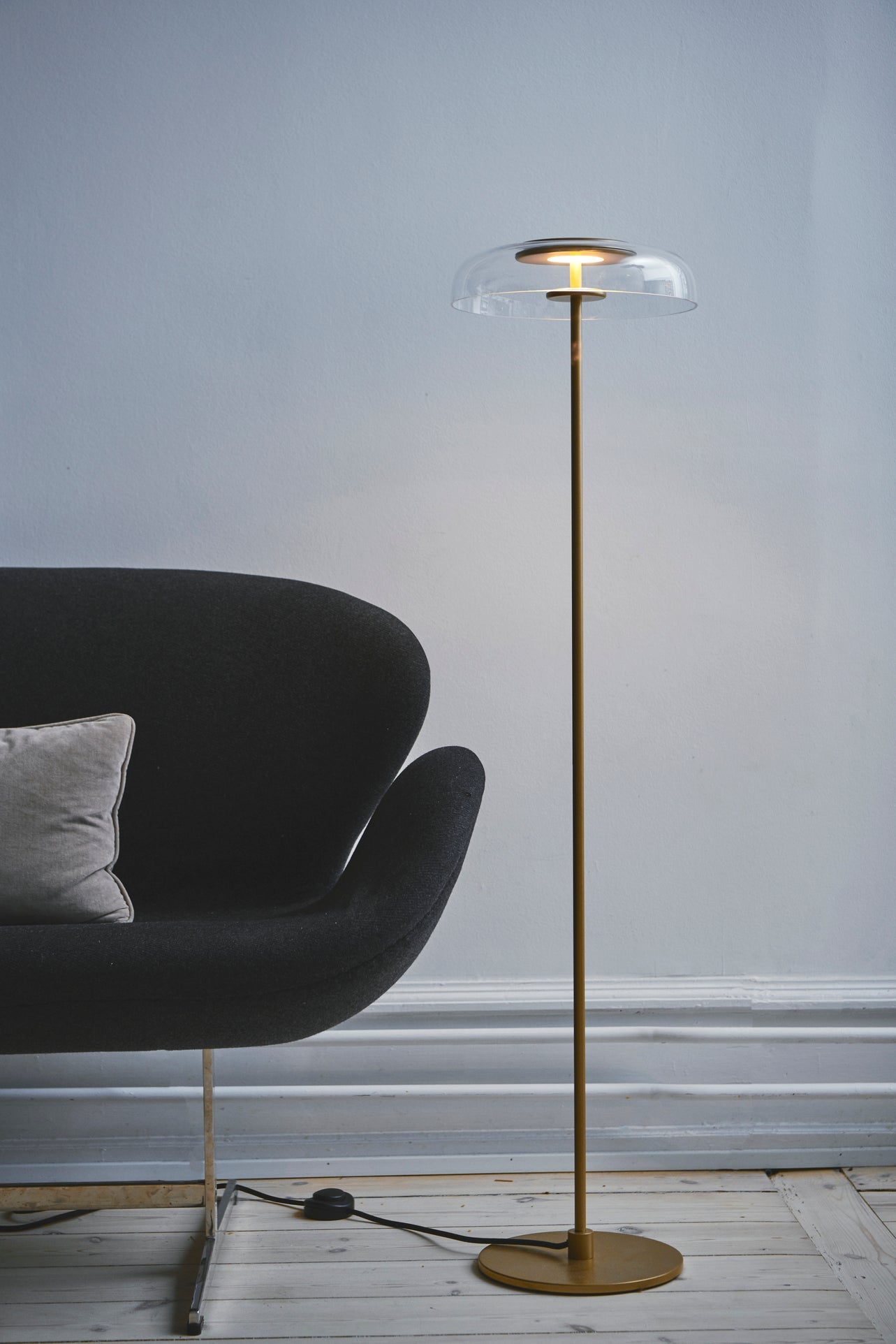 Blossi Floor golvlampa, nordic gold / clear • NUURA