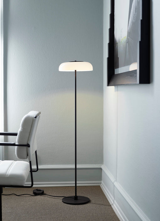 Blossi Floor golvlampa, sort / svart • NUURA