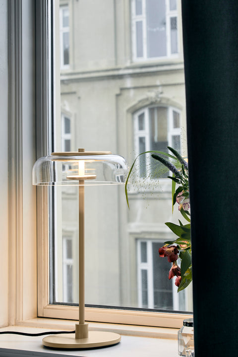 Blossi Table bordslampa, nordic gold / clear • NUURA