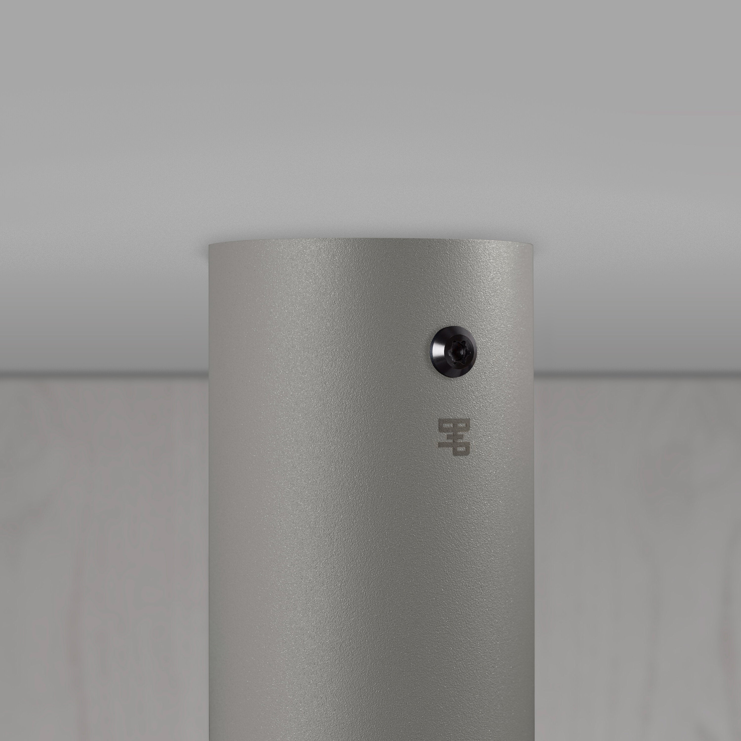 Exhaust Surface spot i sten med detaljer i gun metal • Buster + Punch