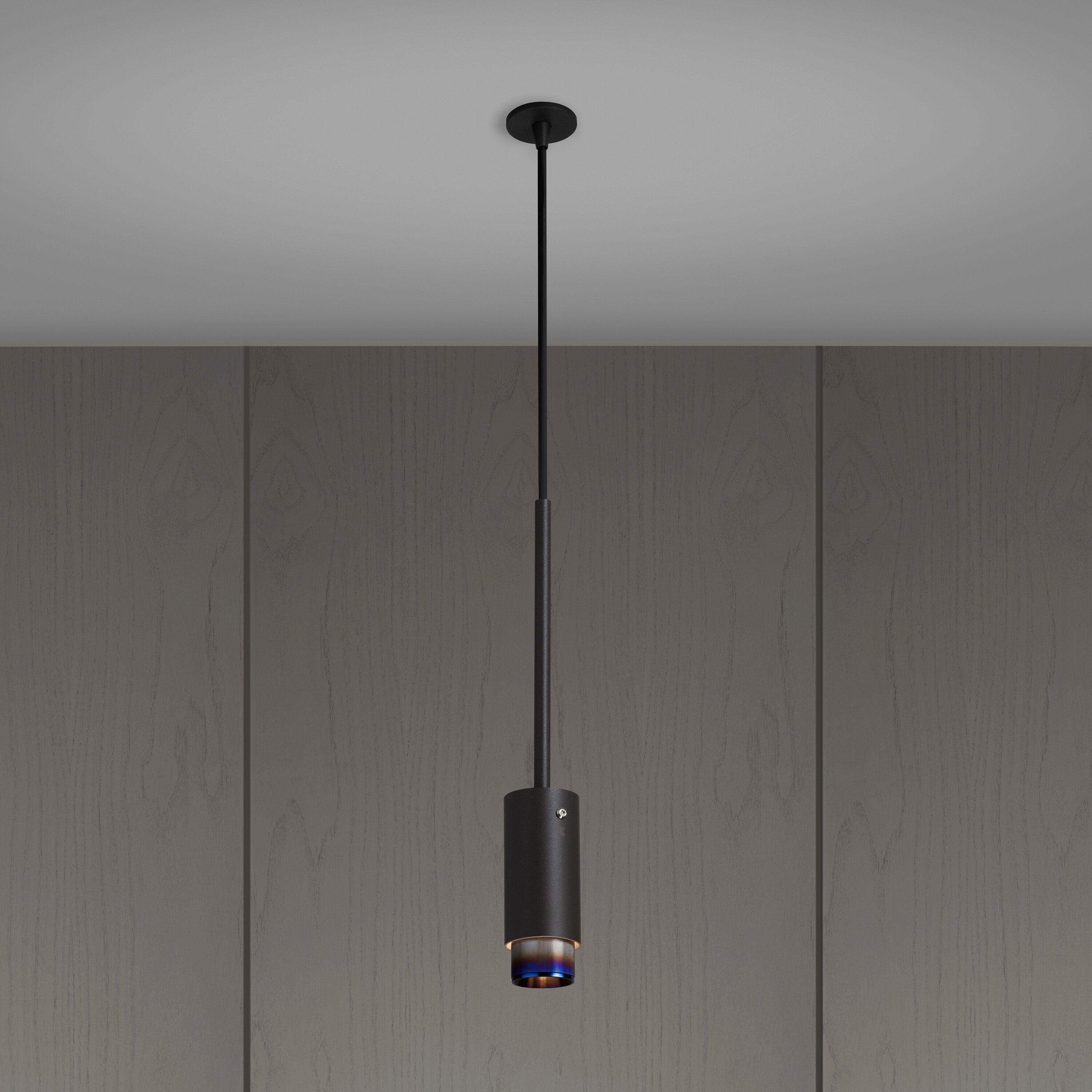 Exhaust pendellampa i grafit med detaljer i burnt steel • Buster + Punch