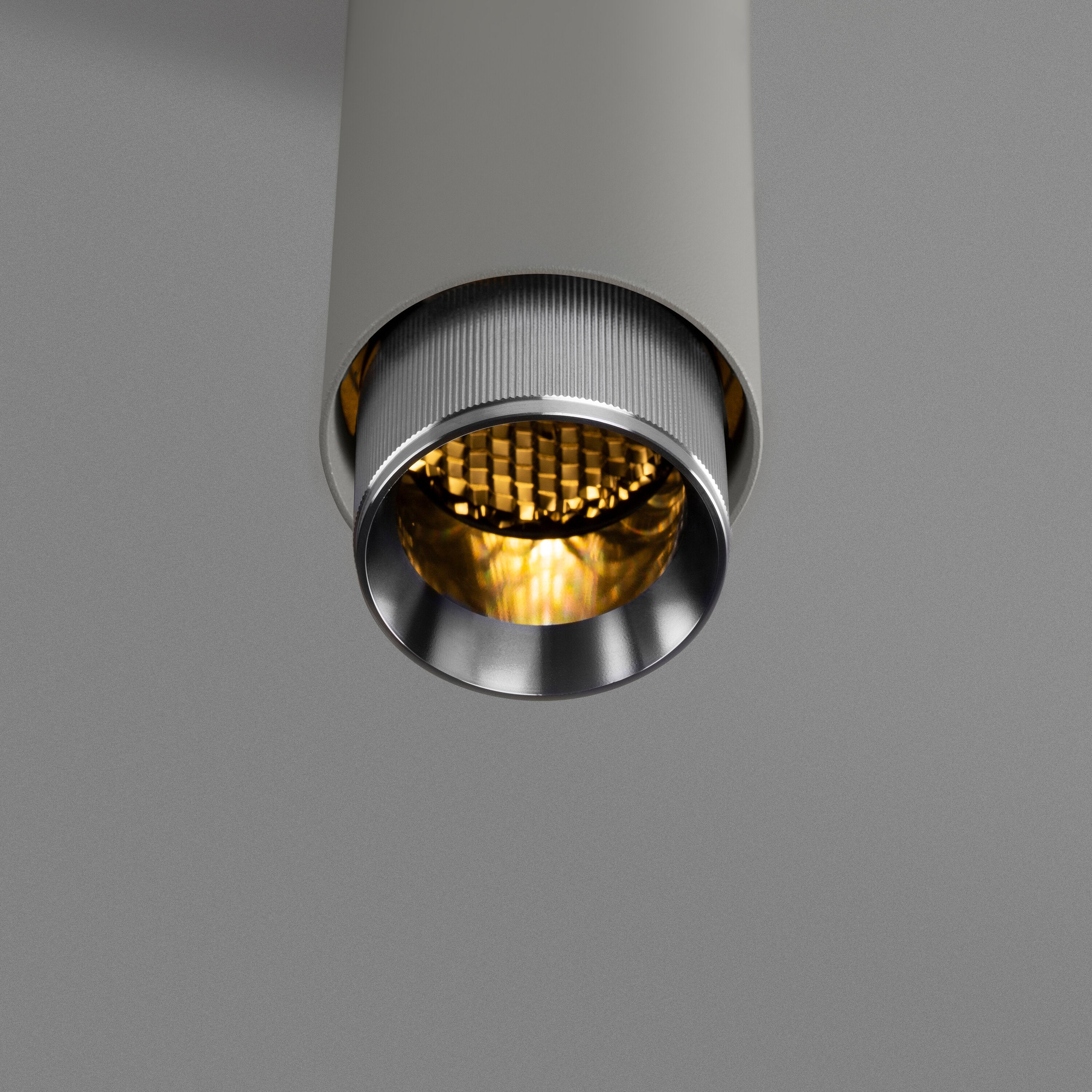 Exhaust pendellampa i sten med detaljer i rostfritt stål • Buster + Punch