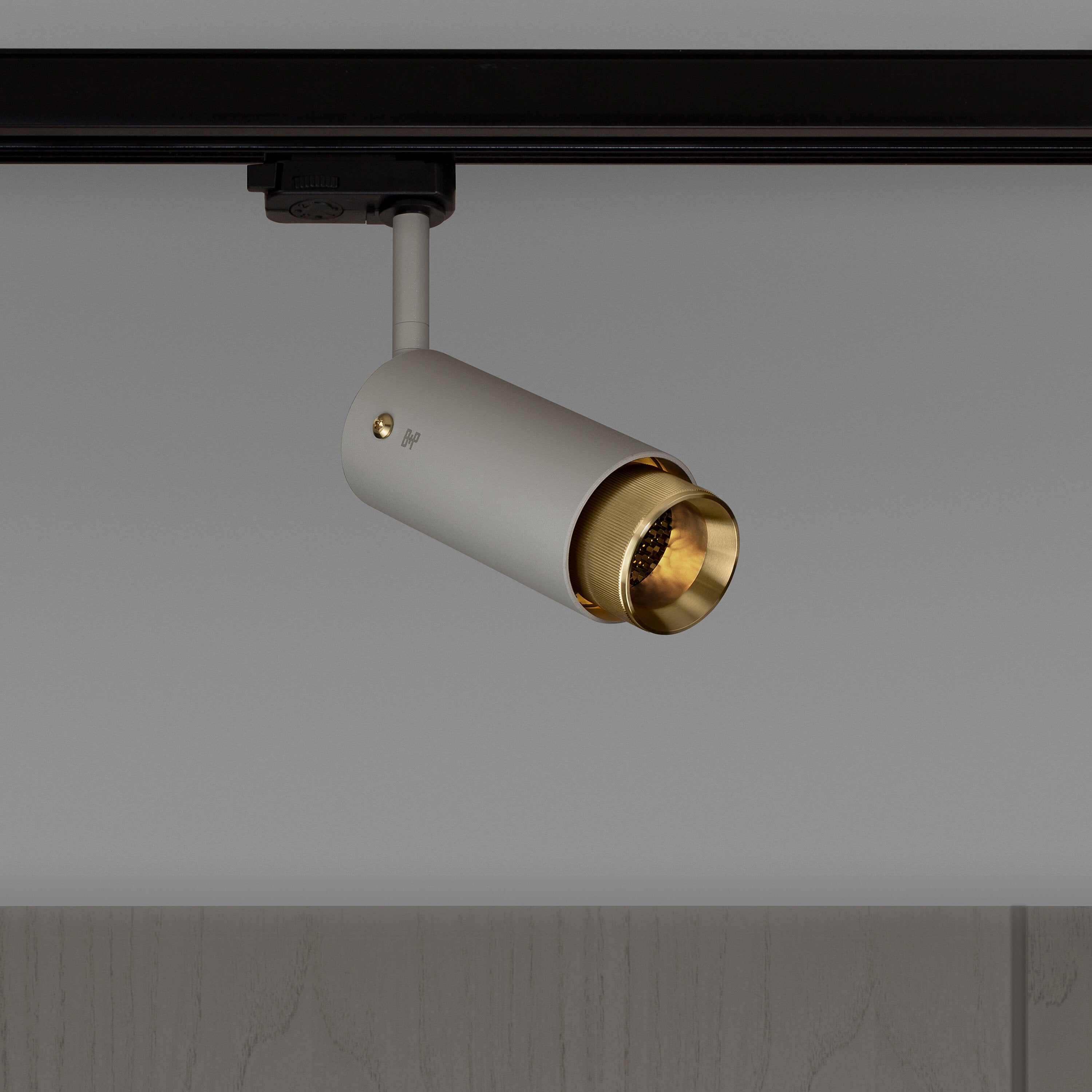 Exhaust track i sten med mässingsdetaljer • Buster + Punch
