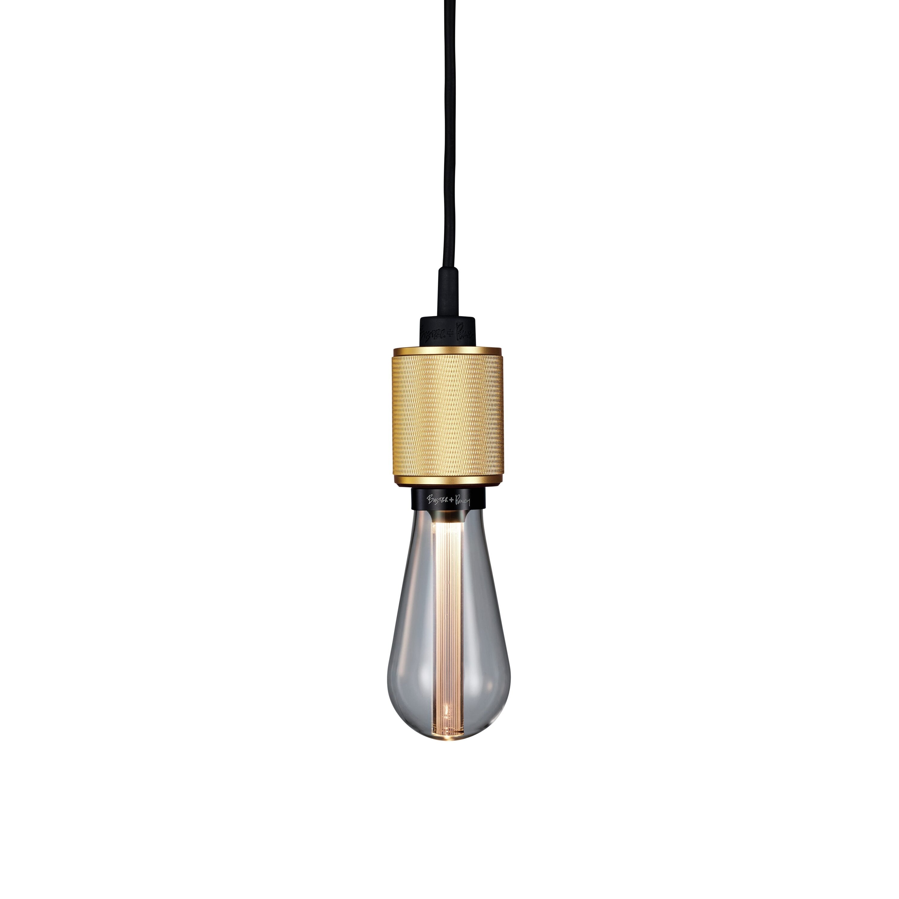 Heavy Metal-pendellampa i massiv mässing • Buster + Punch