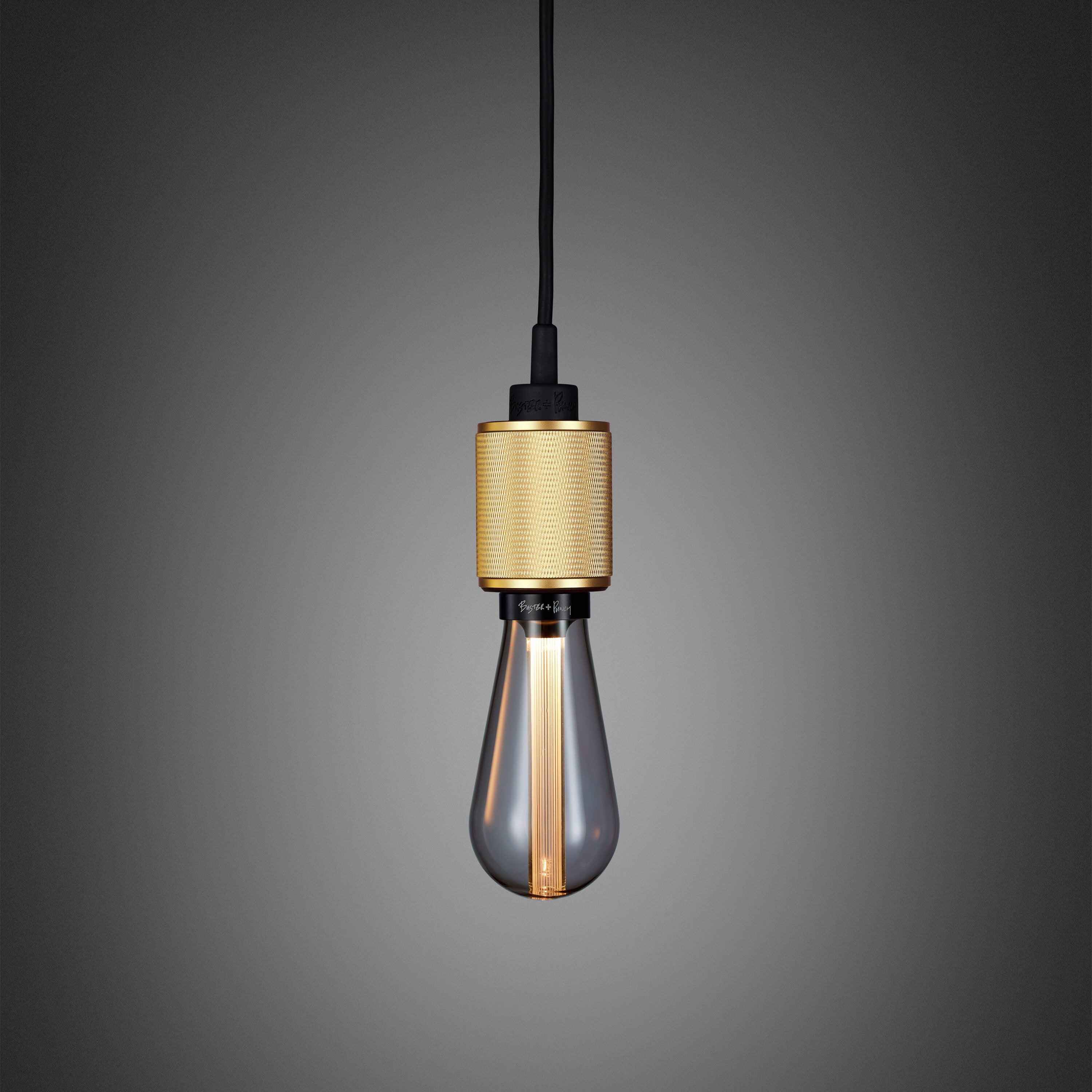 Heavy Metal-pendellampa i massiv mässing • Buster + Punch