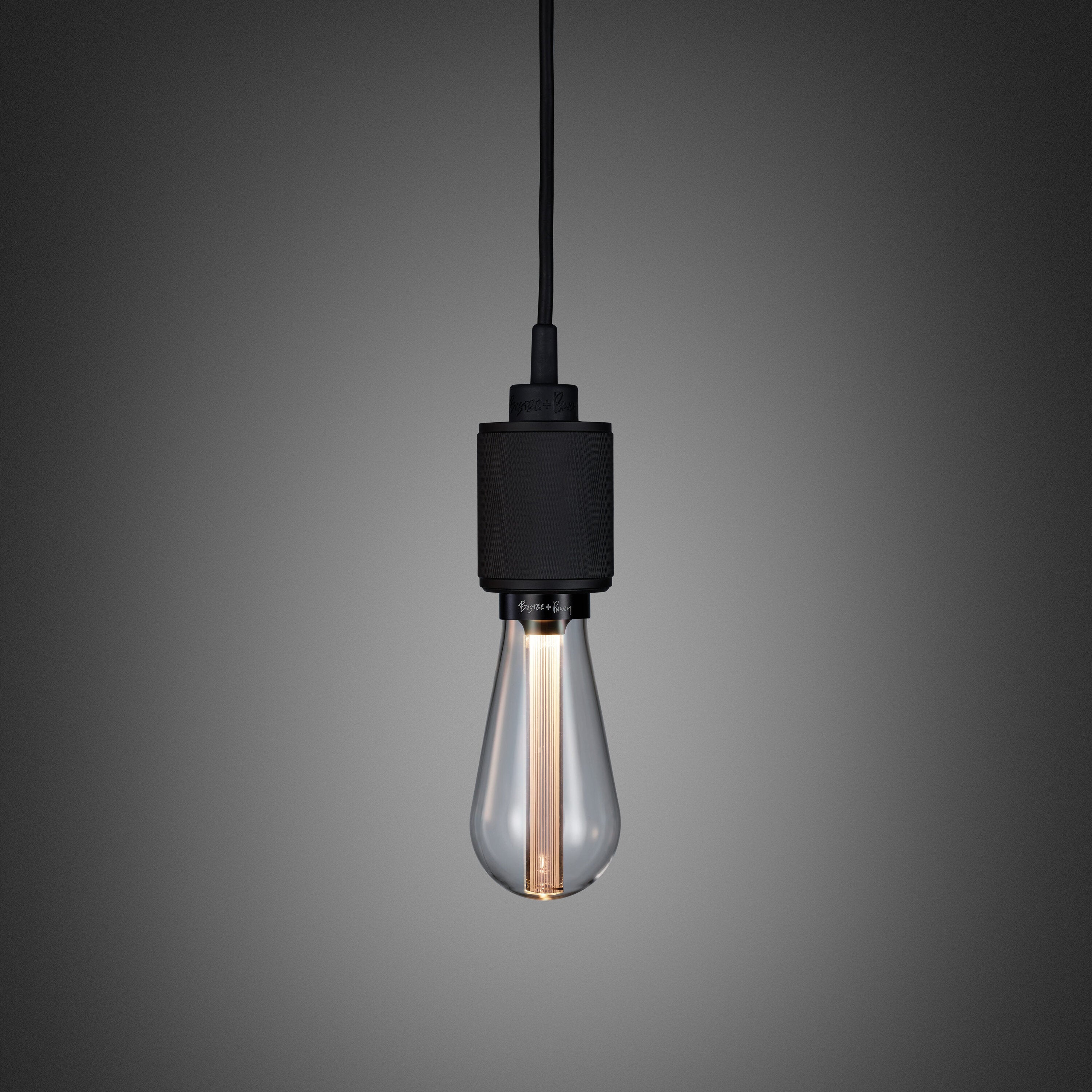 Heavy Metal-pendellampa i matt svart • Buster + Punch