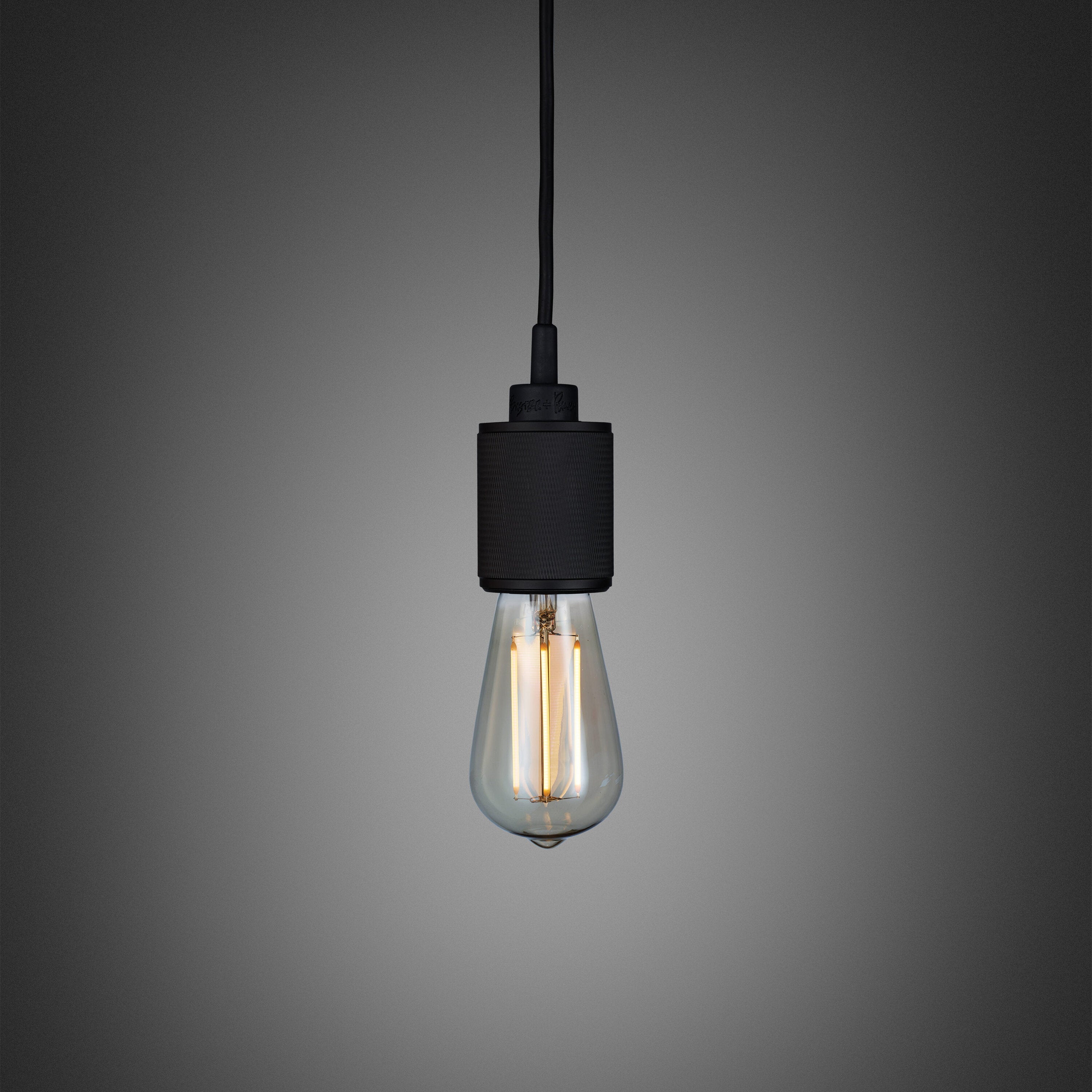 Heavy Metal-pendellampa i matt svart • Buster + Punch