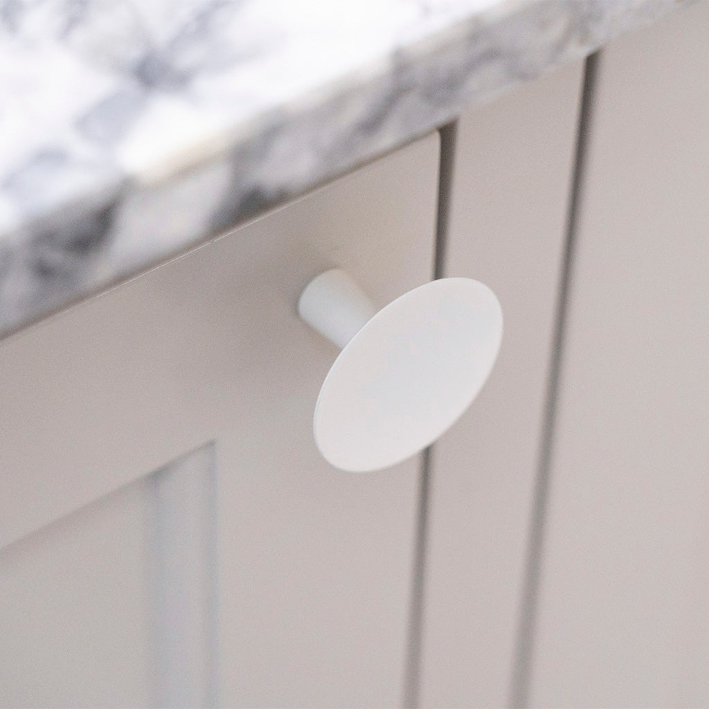 Møbelknop i mat hvid, Ø 75 mm - København • Chr. Jørgensen - Copenhagenhomedesign