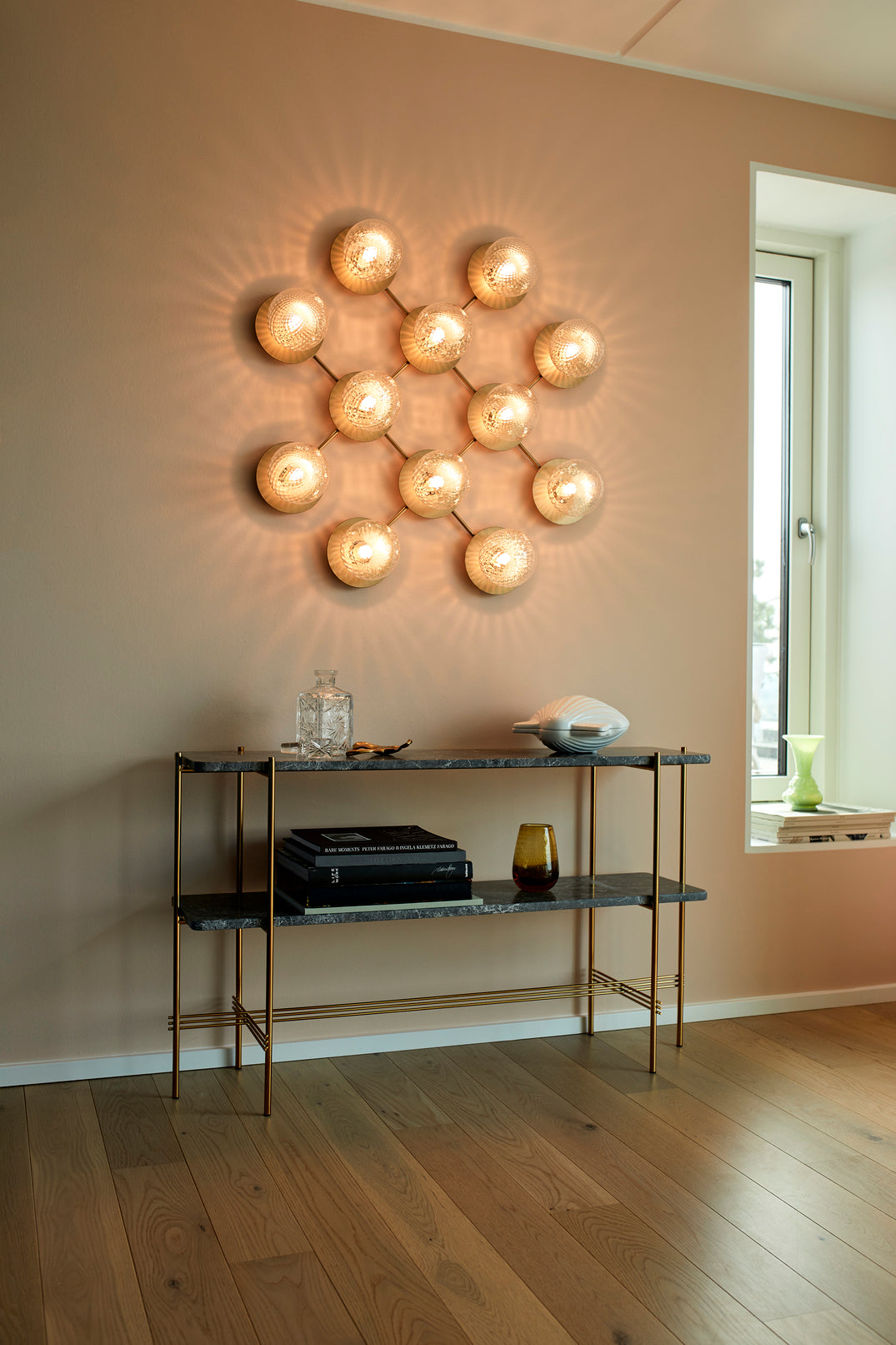 Liila 12 vägg- och taklampa, nordic gold / optic clear • NUURA