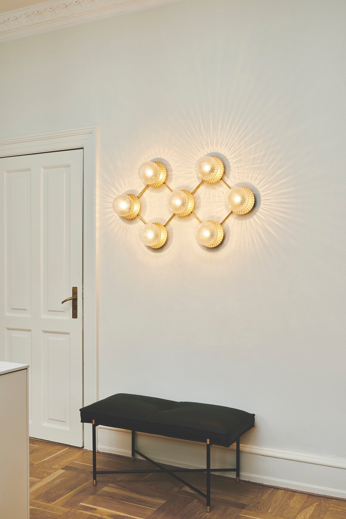 Liila 7 vägg- och taklampa, nordic gold / optic clear • NUURA