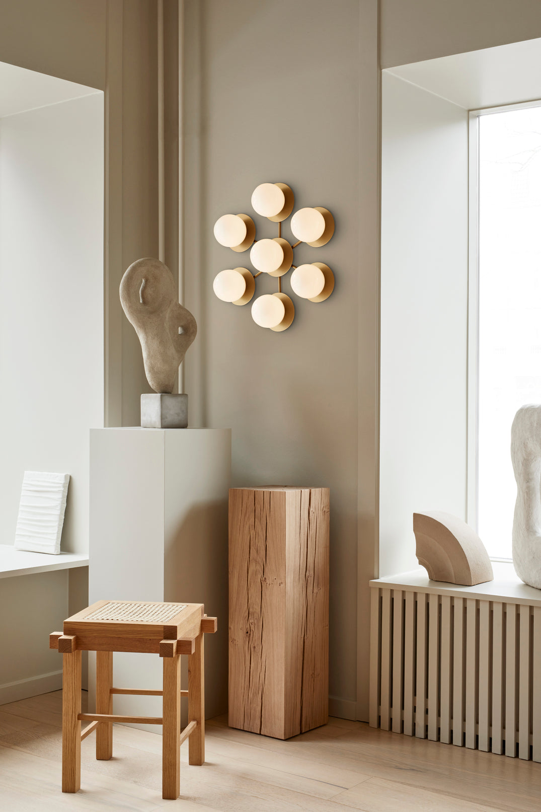 Liila Star vägg- och taklampa, nordic gold / opal • NUURA