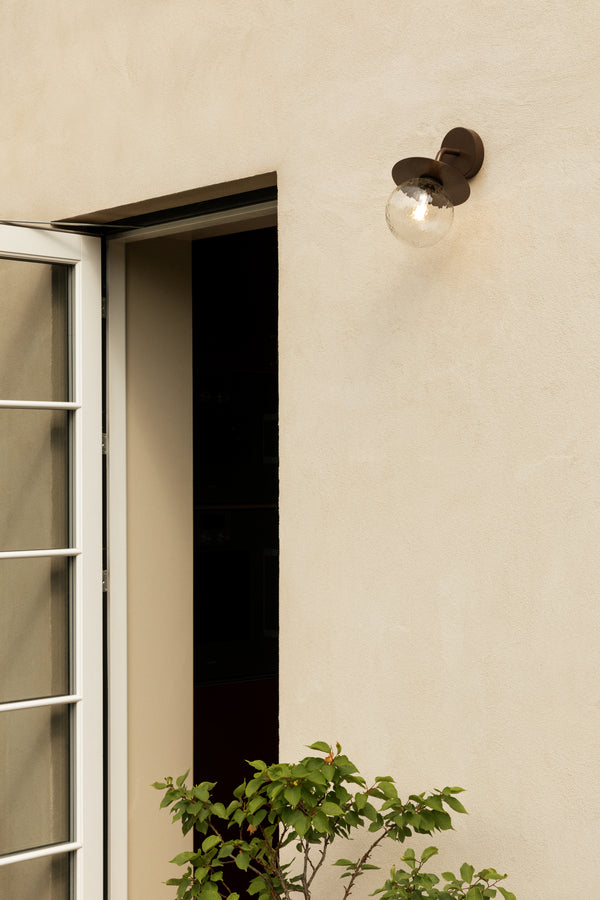 Liila Wall Outdoor utomhuslampa, dark bronze / optic clear • NUURA