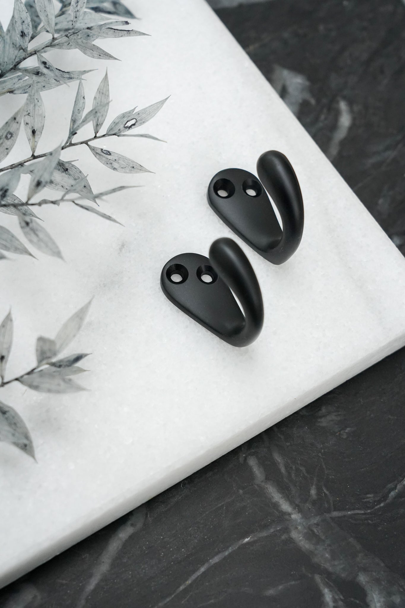 Linköping • Klädkrok, svart, 36 mm.