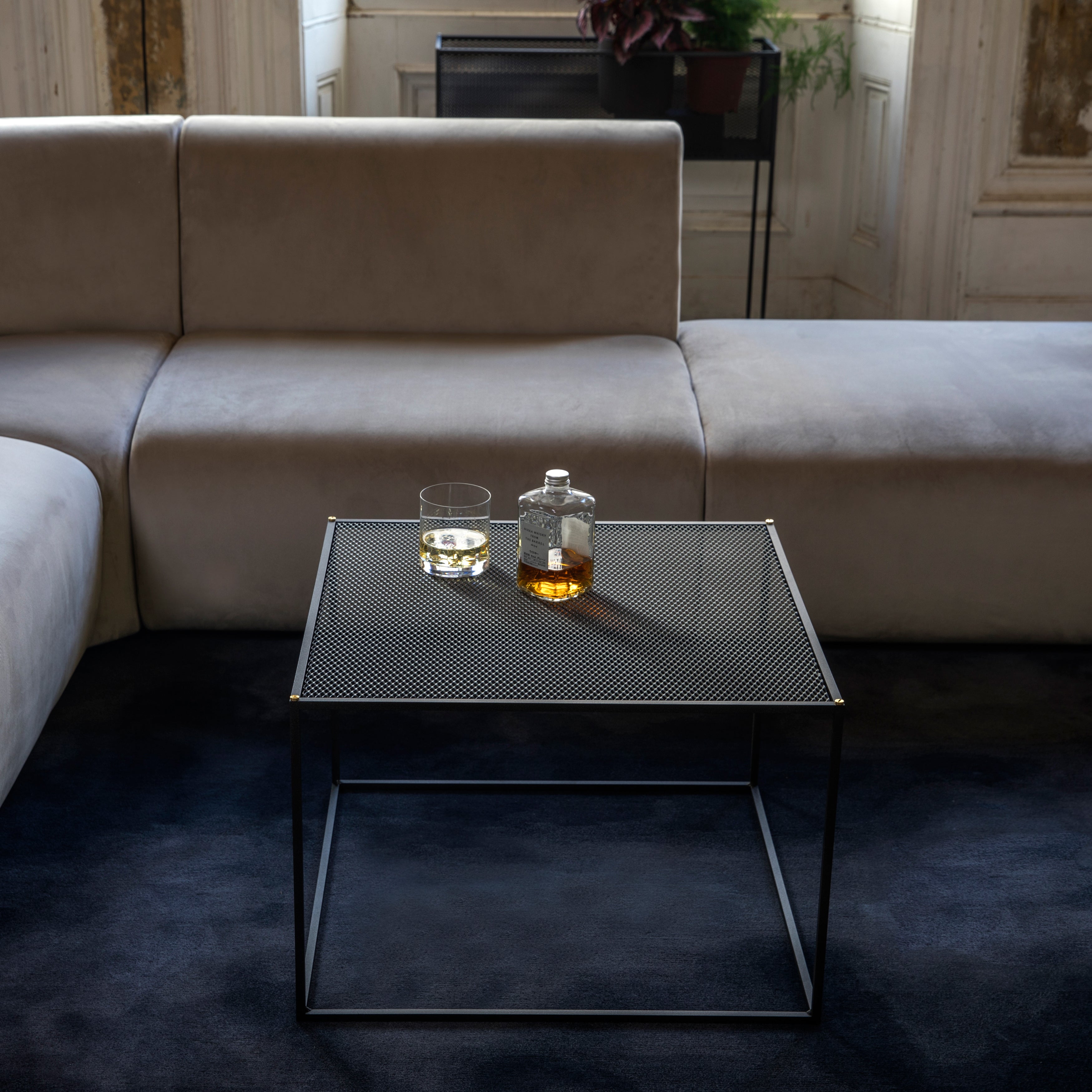 Meshed soffbord • Buster + Punch