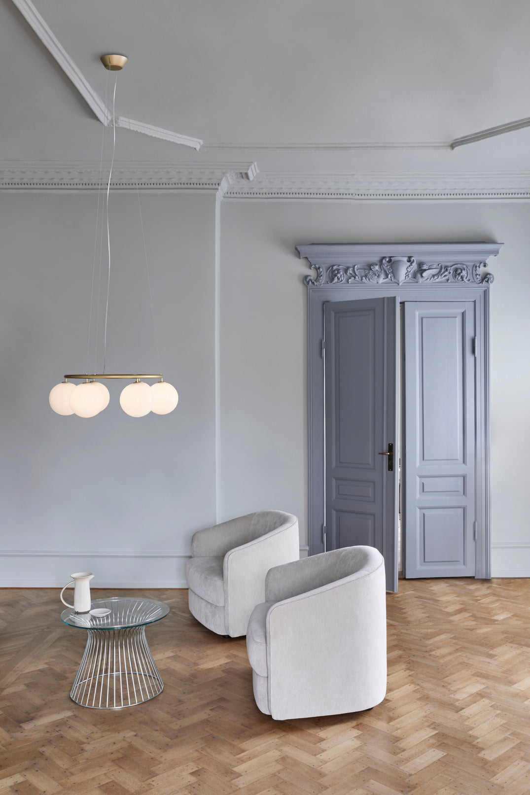 Miira 6 Circular ljuskrona, brass / opal • NUURA