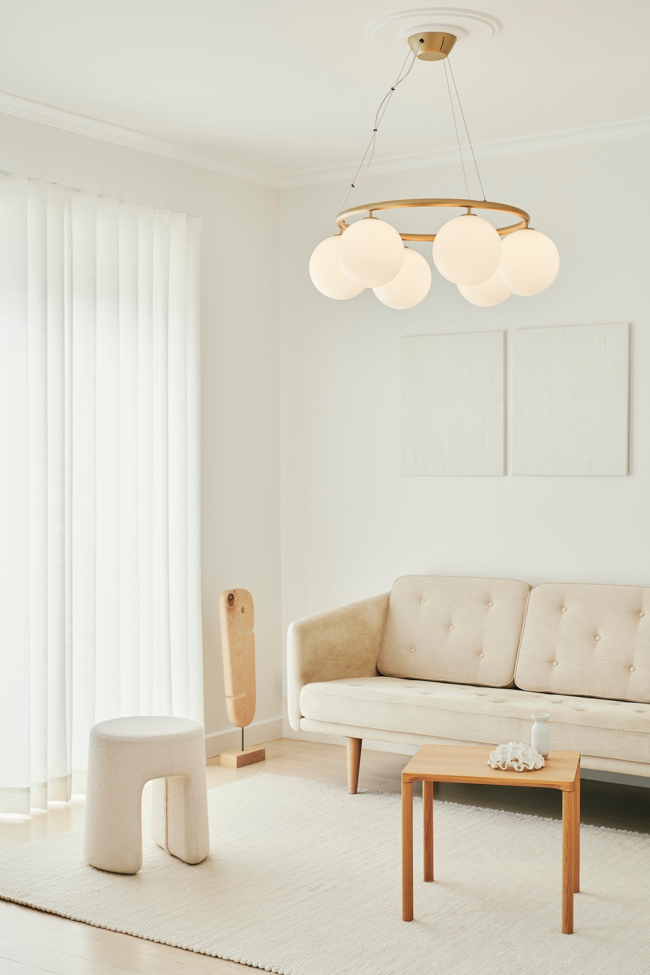 Miira 6 Circular ljuskrona, brass / opal • NUURA