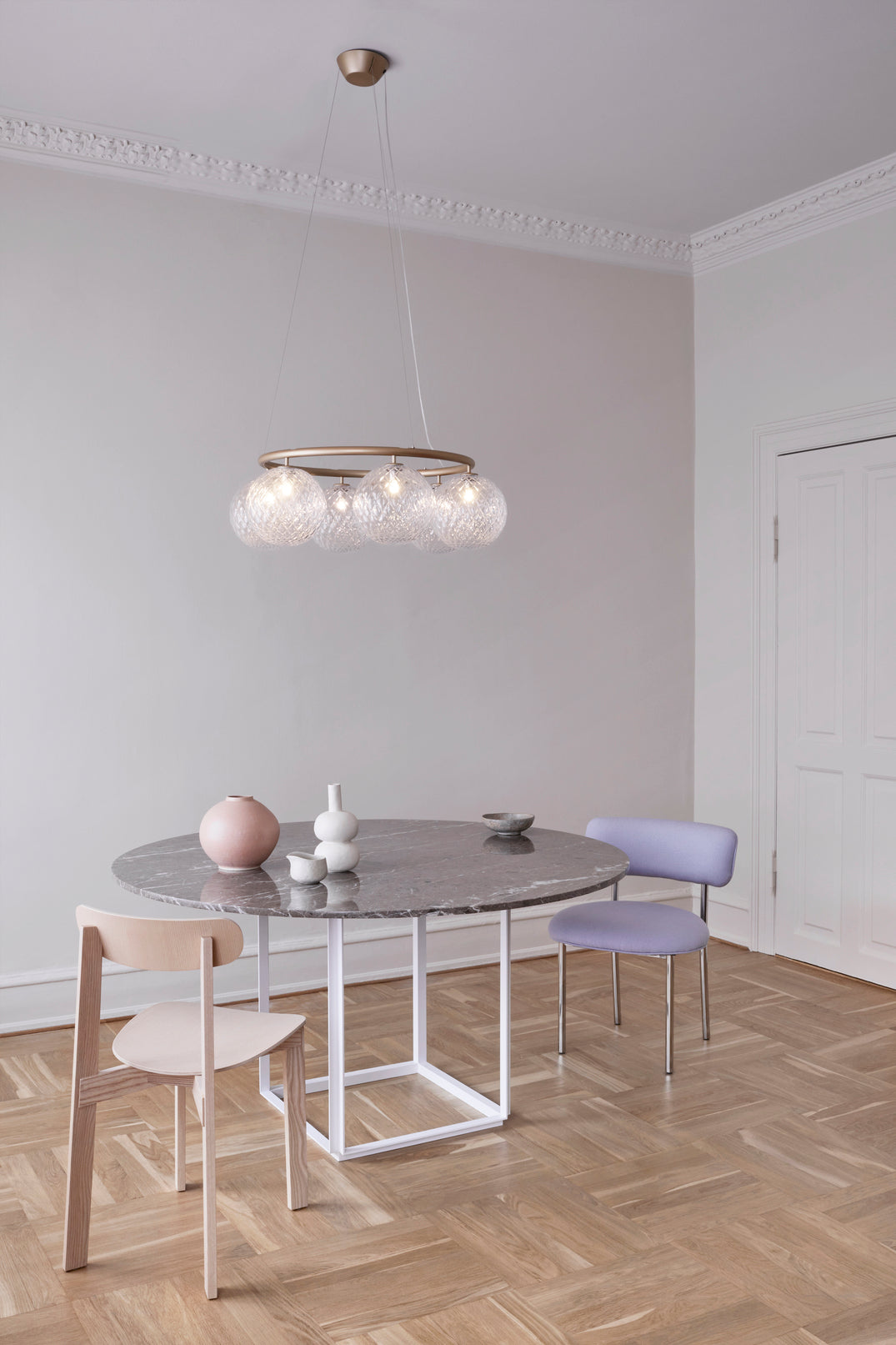 Miira 6 Circular ljuskrona, brass / optic clear • NUURA
