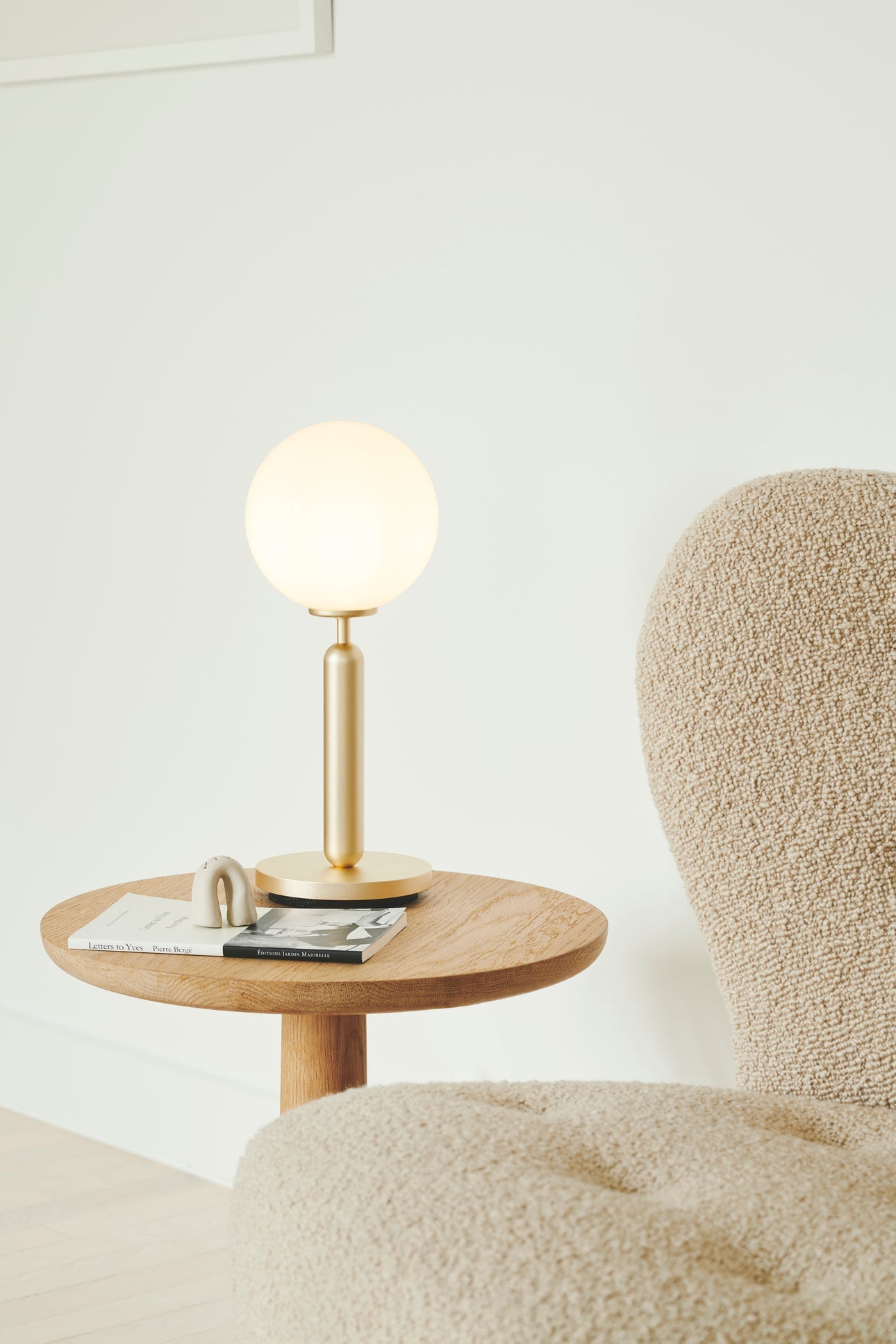 Miira Table bordslampa, brass / opal • NUURA