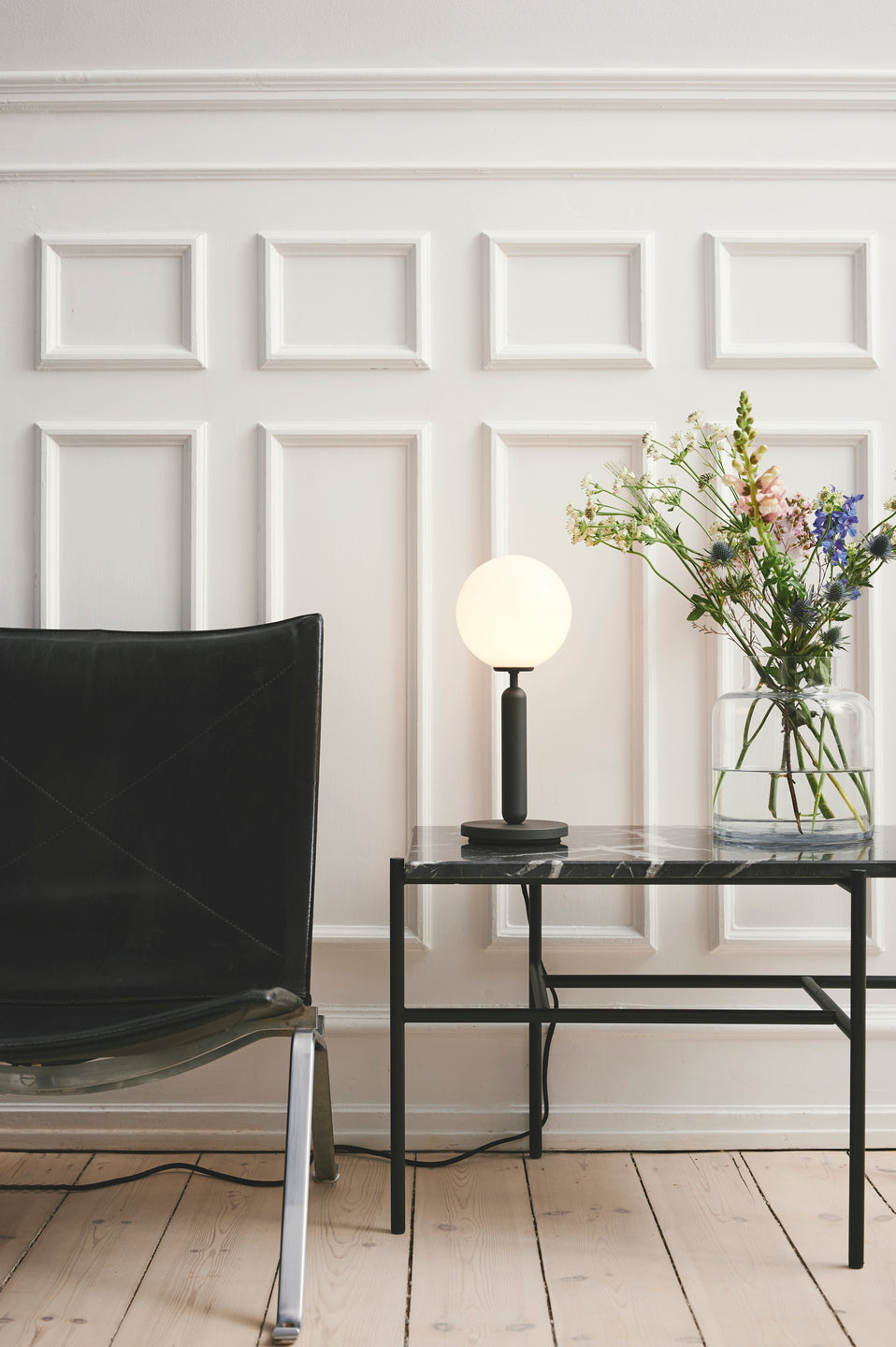 Miira Table bordslampa, rock grey / opal • NUURA