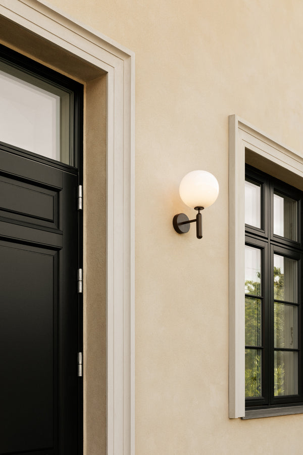 Miira Wall Outdoor utomhuslampa, dark bronze / opal • NUURA