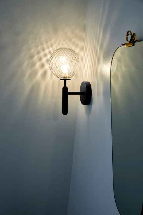 Miira Wall vägglampa, rock grey / optic clear • NUURA