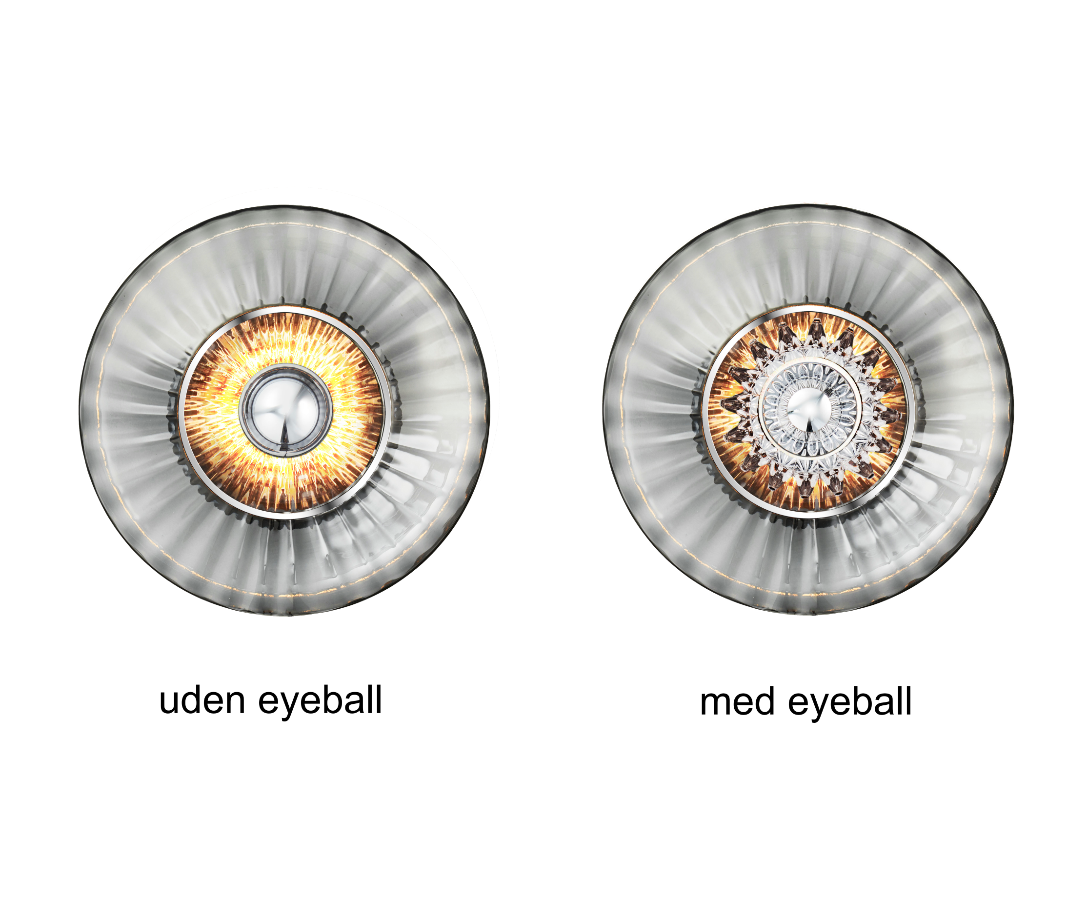 Eyeball är en mönstrad/veckad insats i klarglas som skapar ett extra starkt ljusspel till New wave-lamporna från Design by Us.