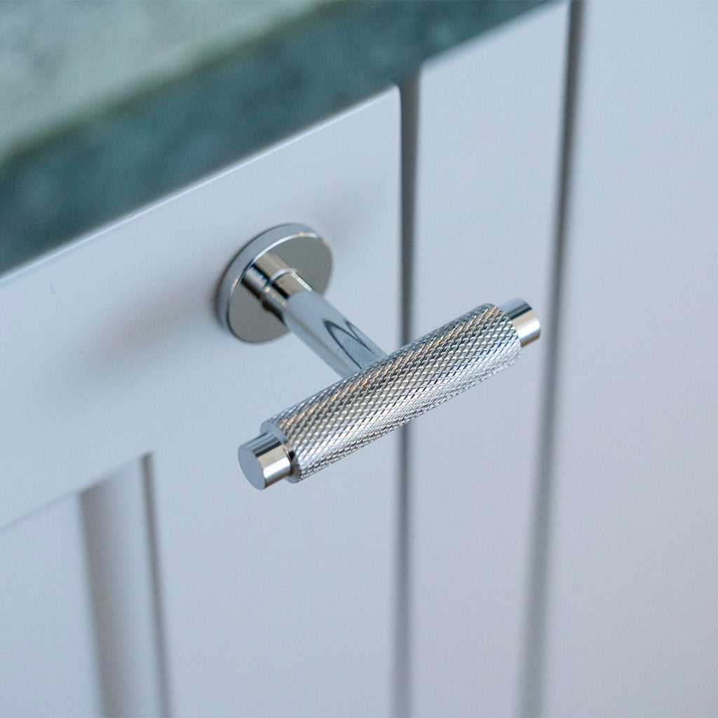 Møbelknop T-bar med diamond cut i blank krom - Nørrebro • Chr. Jørgensen - Copenhagenhomedesign