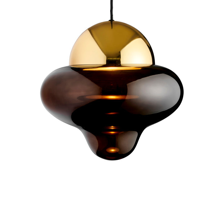 Nutty XL Brown pendellampa mot en vit bakgrund.
