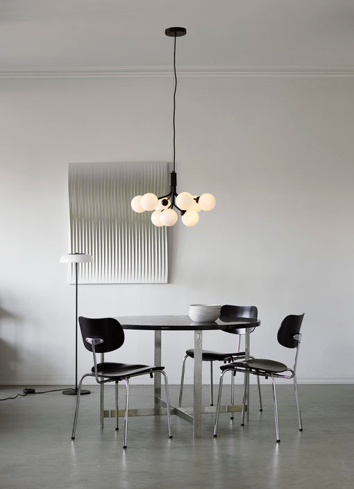 Apiales 9 ljuskrona, satin black / opal • NUURA