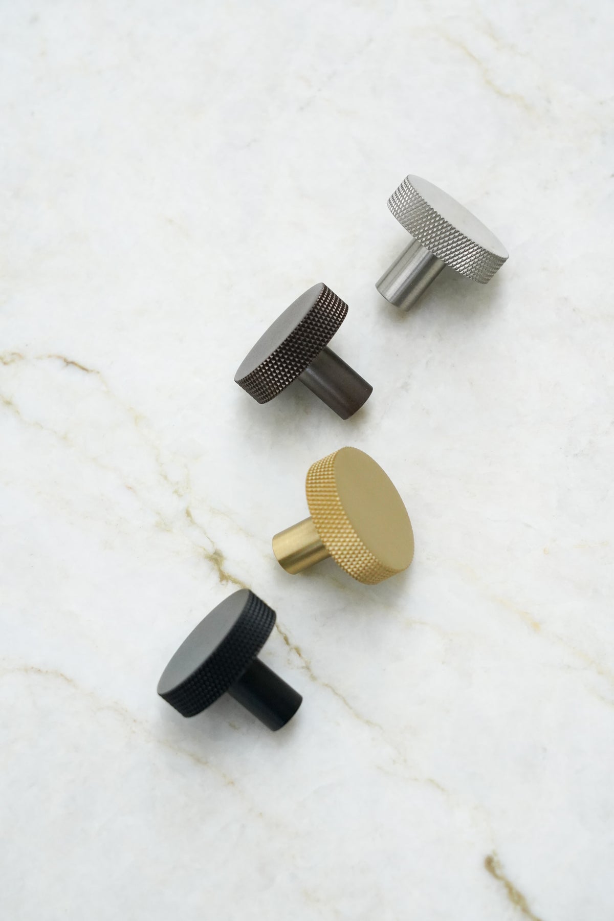 Möbelknopp med diamond cut i brons / brunerad mässing – Østerbro • Chr. Jørgensen - Copenhagenhomedesign