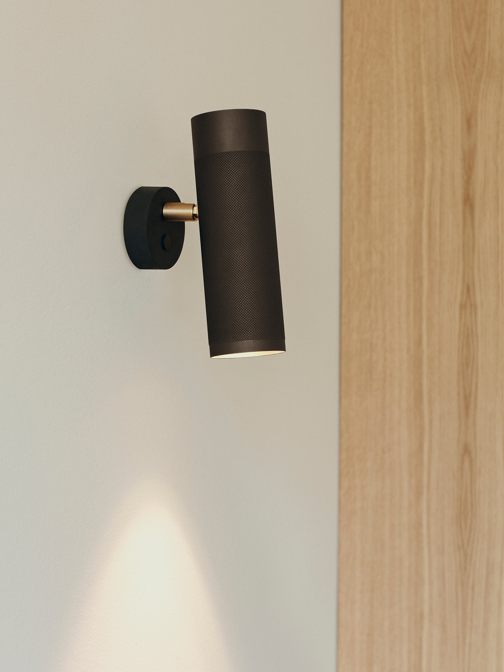 Patrone vägglampa brunerad mässing • Thorup Copenhagen