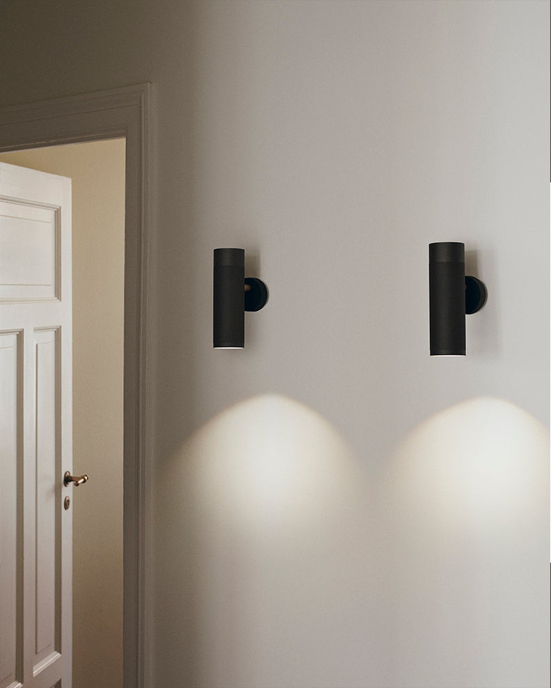 Patrone-vägglampa svart brunerad mässing • Thorup Copenhagen