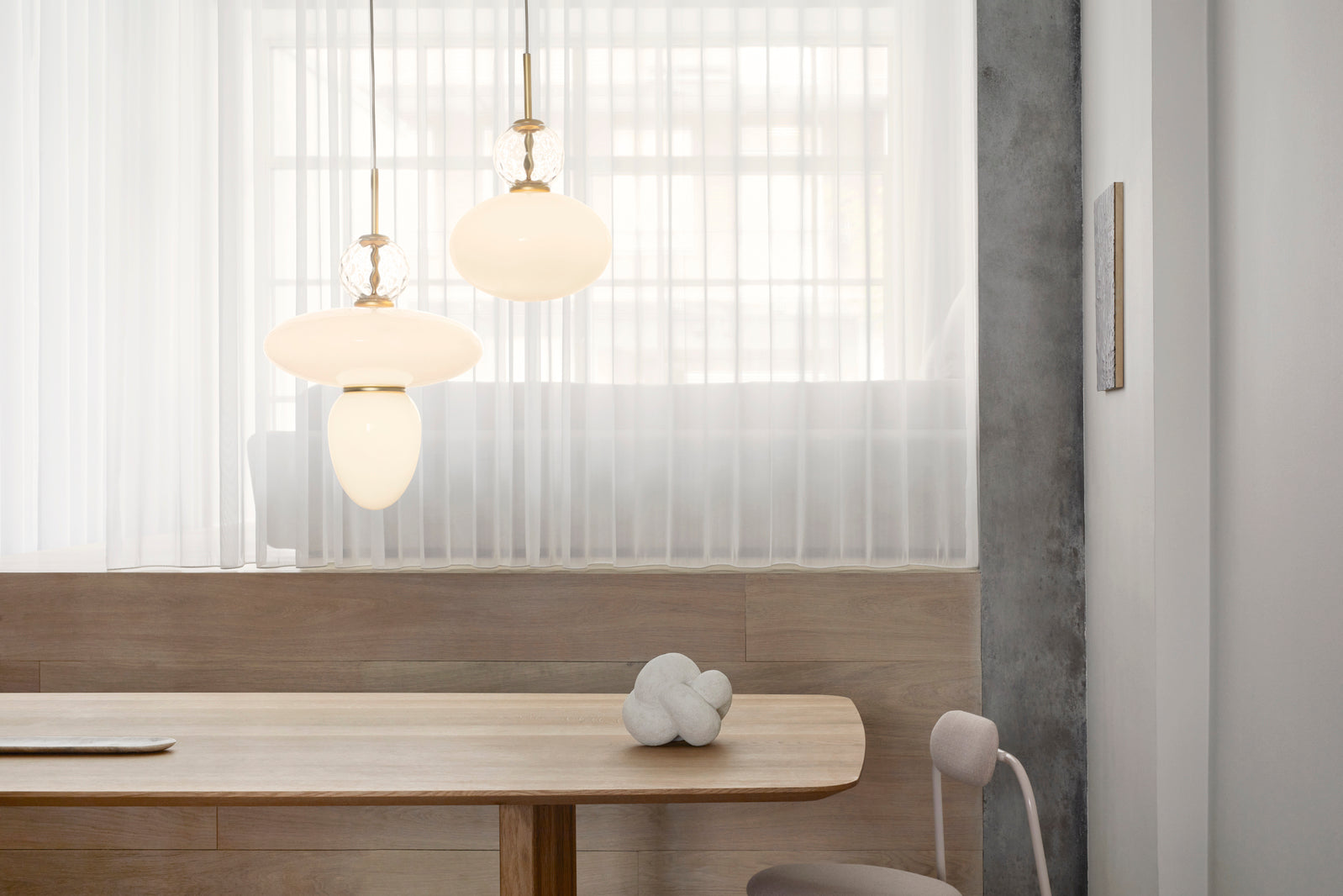 Rizzatto 32 pendel, satin brass / opal • NUURA