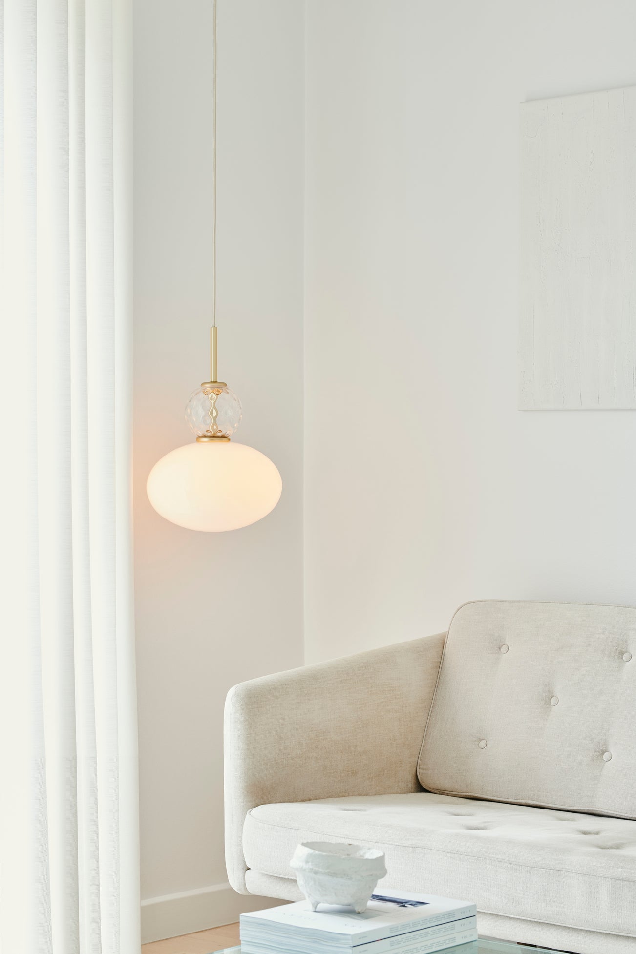 Rizzatto 32 pendel, satin brass / opal • NUURA