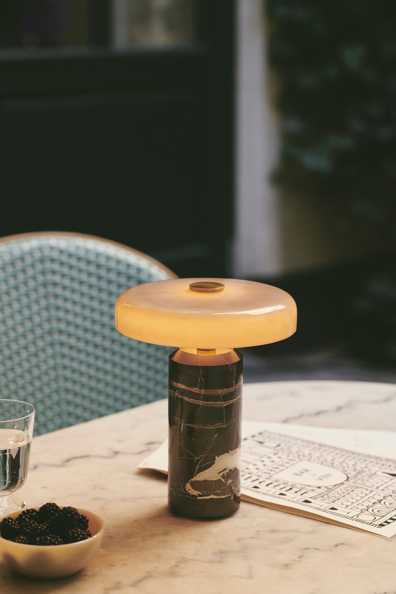 Trip Portable bordslampa, ash/grey glossy • Design by Us