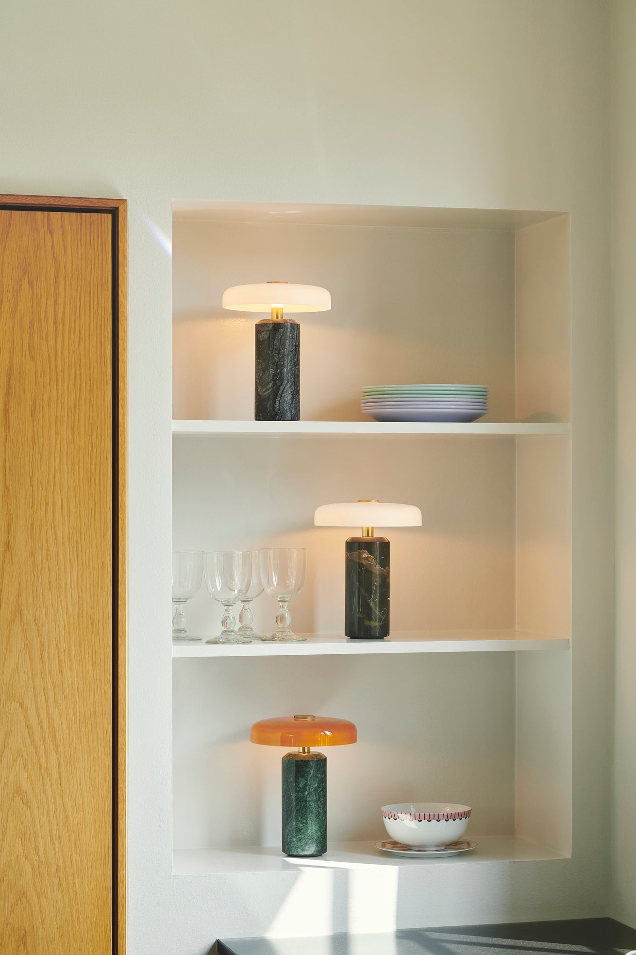 Trip Portable bordslampa, dark emperador/opal glossy • Design by Us