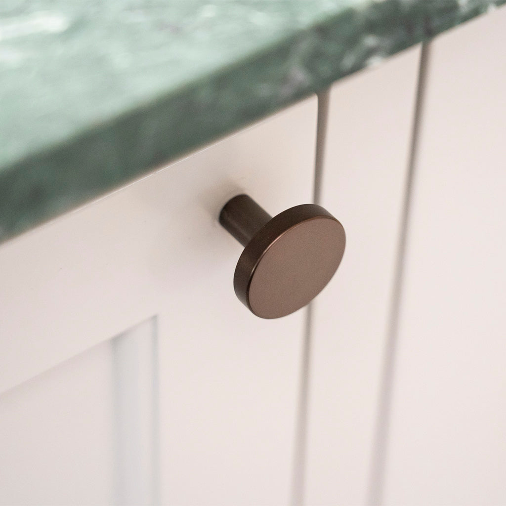 Møbelknop i bronze / bruneret messing, 40 mm - Vesterbro • Chr. Jørgensen - Copenhagenhomedesign