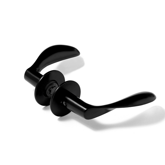 Arne Jacobsen AJ111 dörrhandtag, mattsvart RAL 9005, med snap-on-kåpor • d line