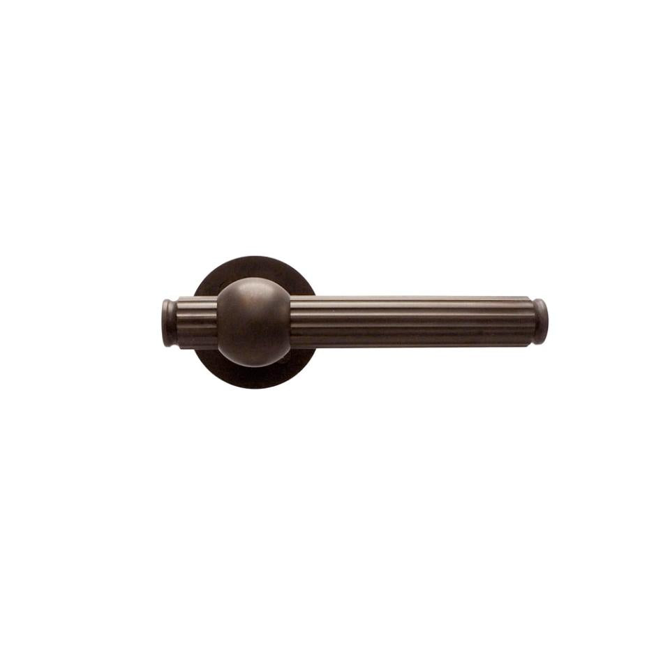 Rex dörrhandtag inklusive rosett, brunerad mässing • KYNER & Co - Copenhagenhomedesign