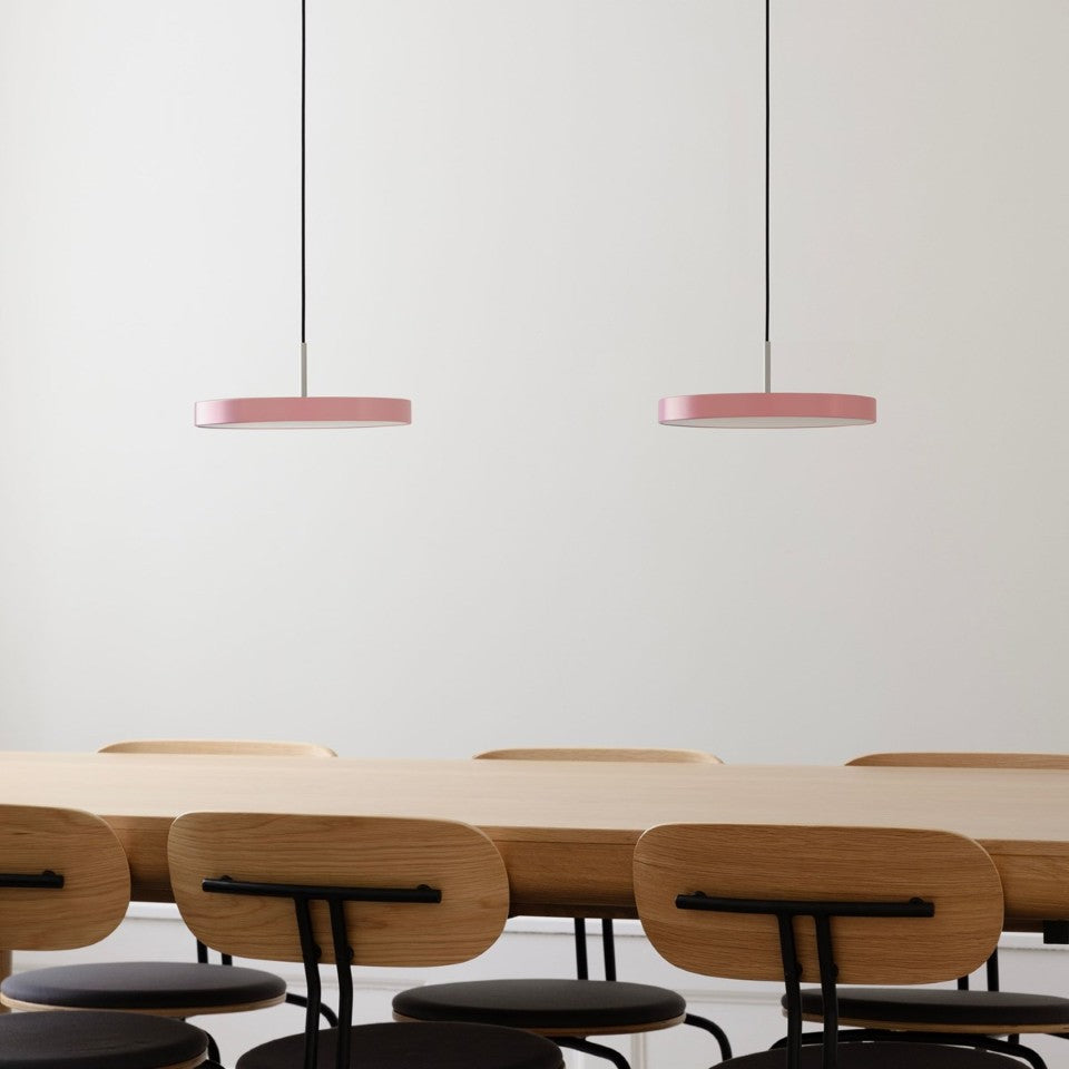 Asteria Plus pendellampa, rosa och stål • UMAGE - Copenhagenhomedesign